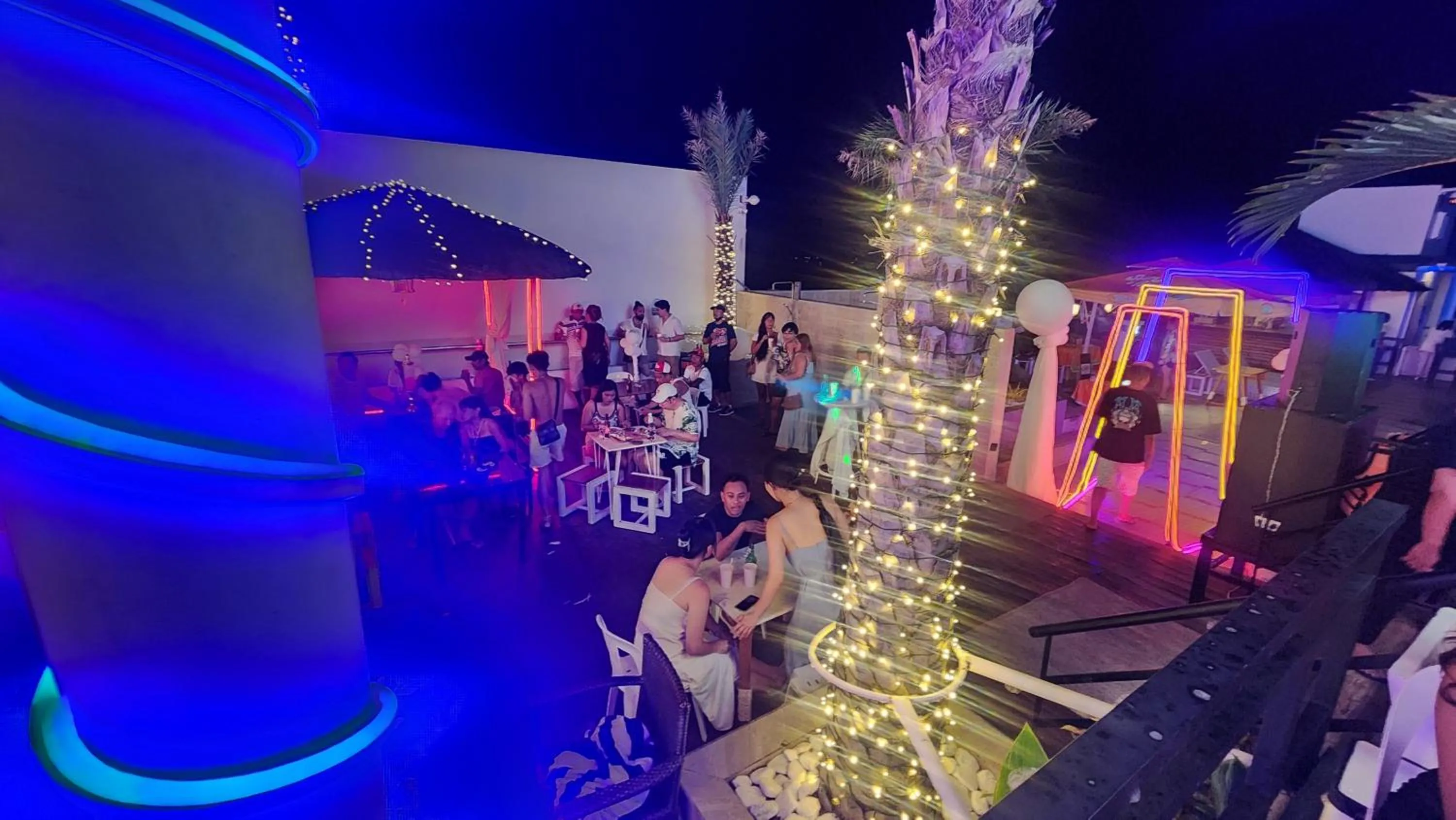 Lounge or bar in Boracay Ocean Club Beach Resort