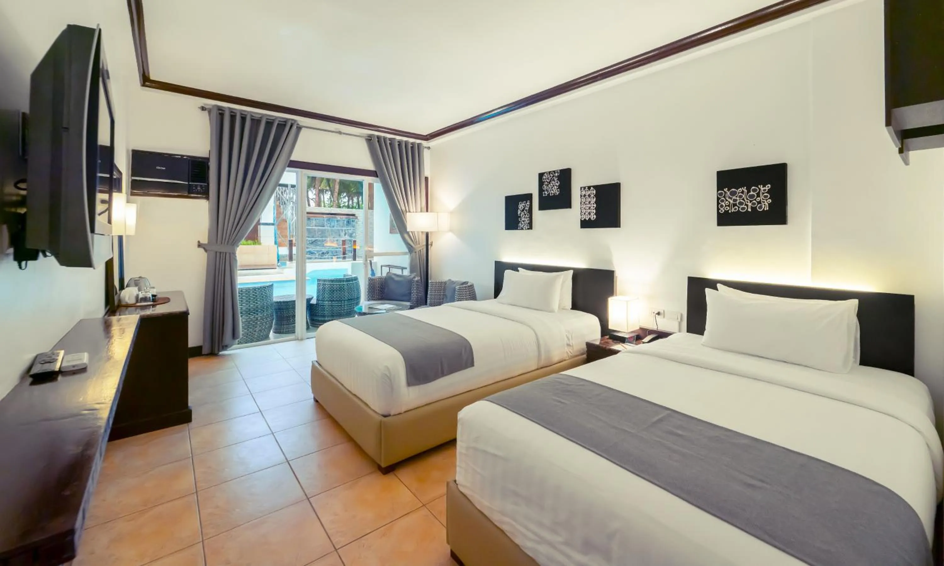 Balcony/Terrace, Bed in Boracay Ocean Club Beach Resort