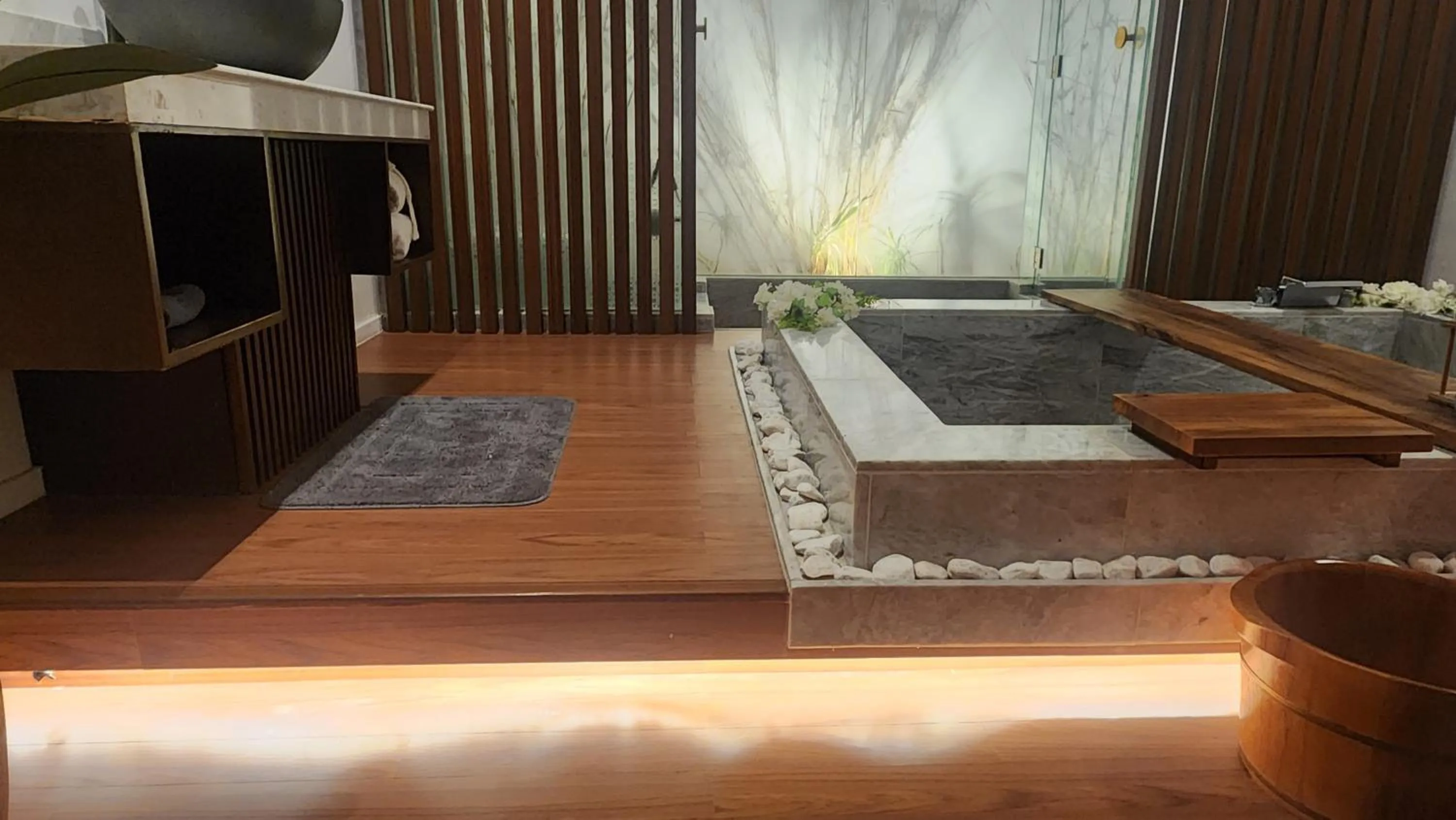 Hot Tub, Bed in Boracay Ocean Club Beach Resort