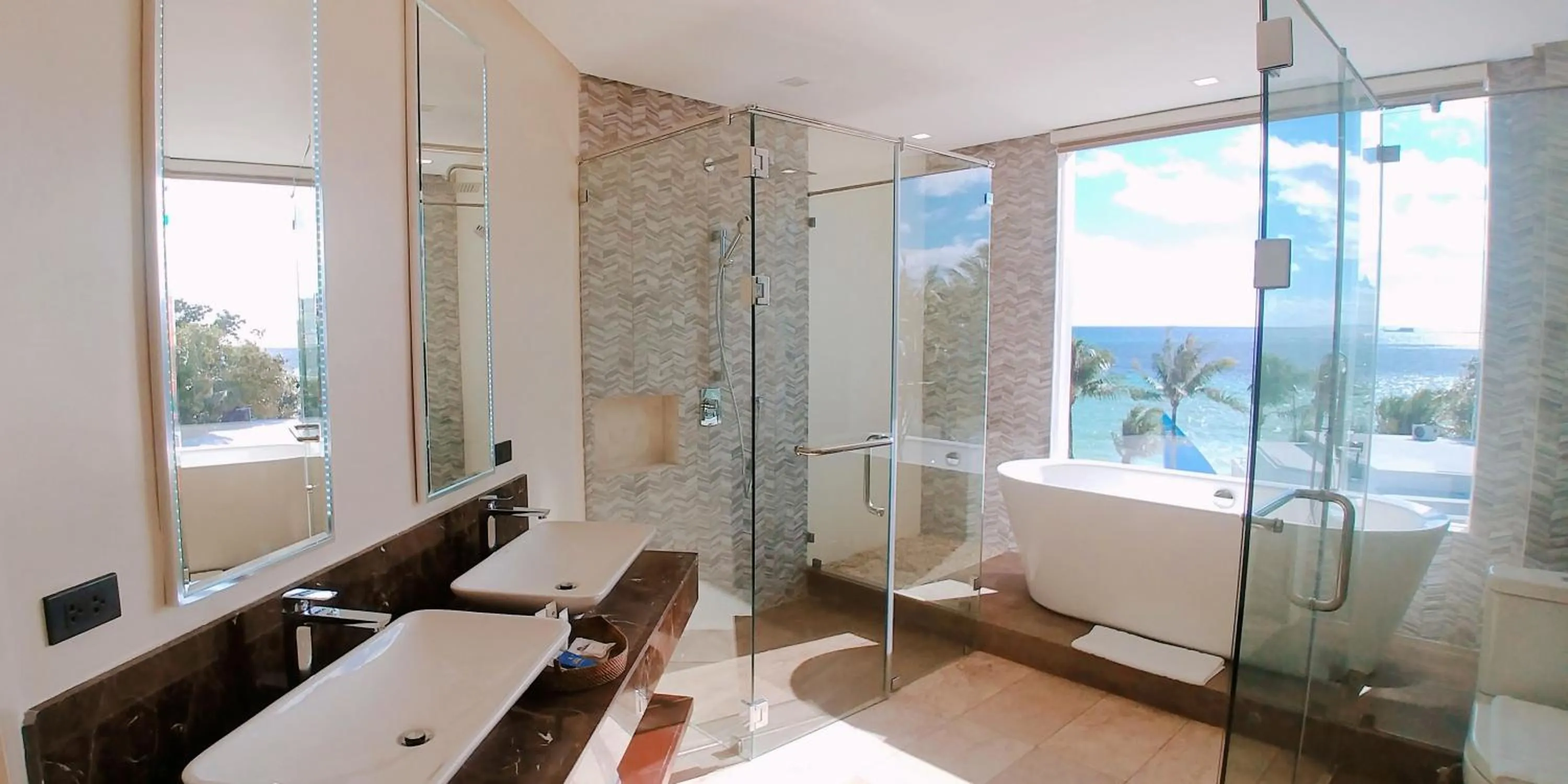 Hot Tub in Boracay Ocean Club Beach Resort