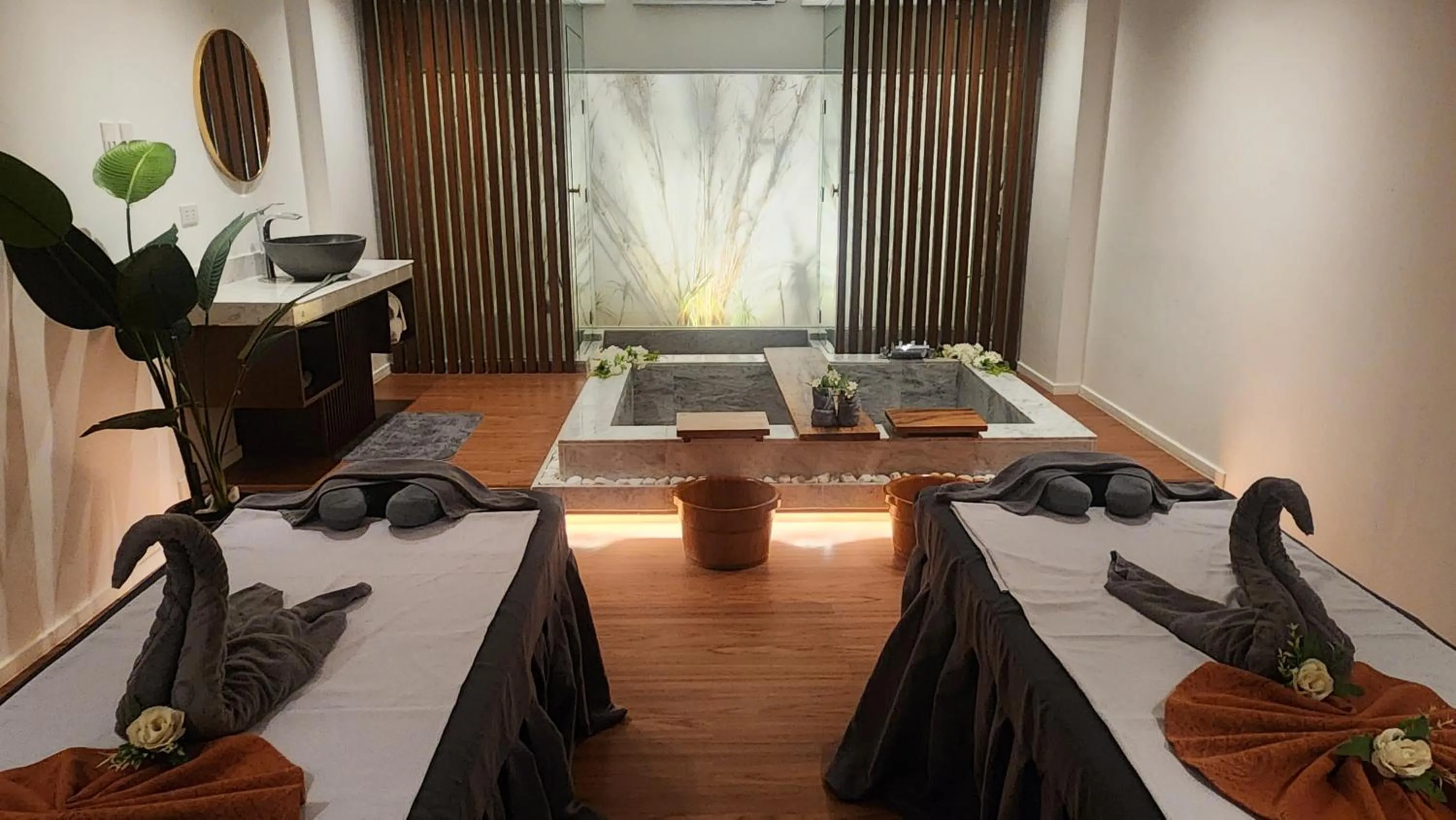 Hot Tub, Bed in Boracay Ocean Club Beach Resort