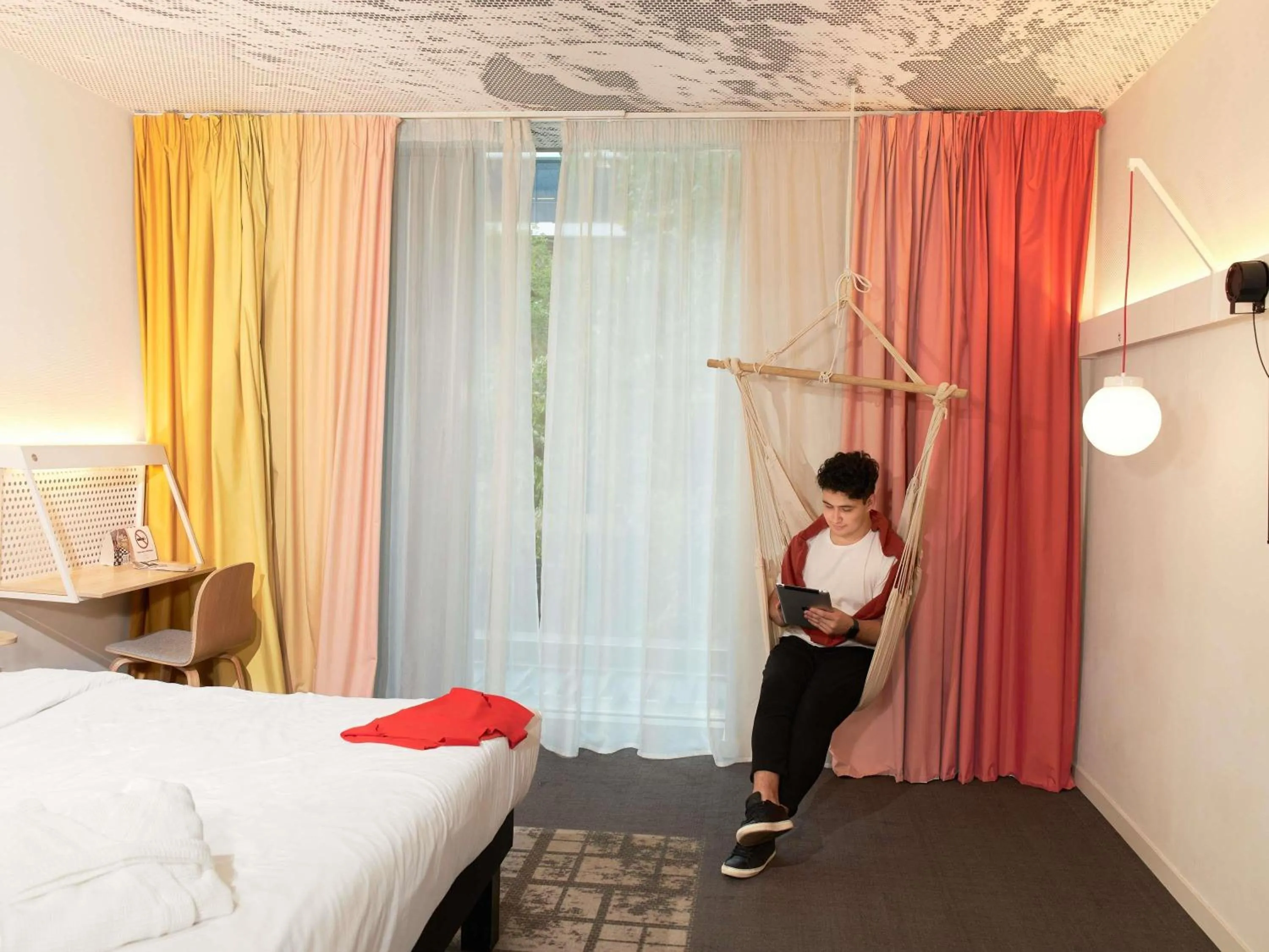 Bedroom, Bed in ibis Almaty Jetisu