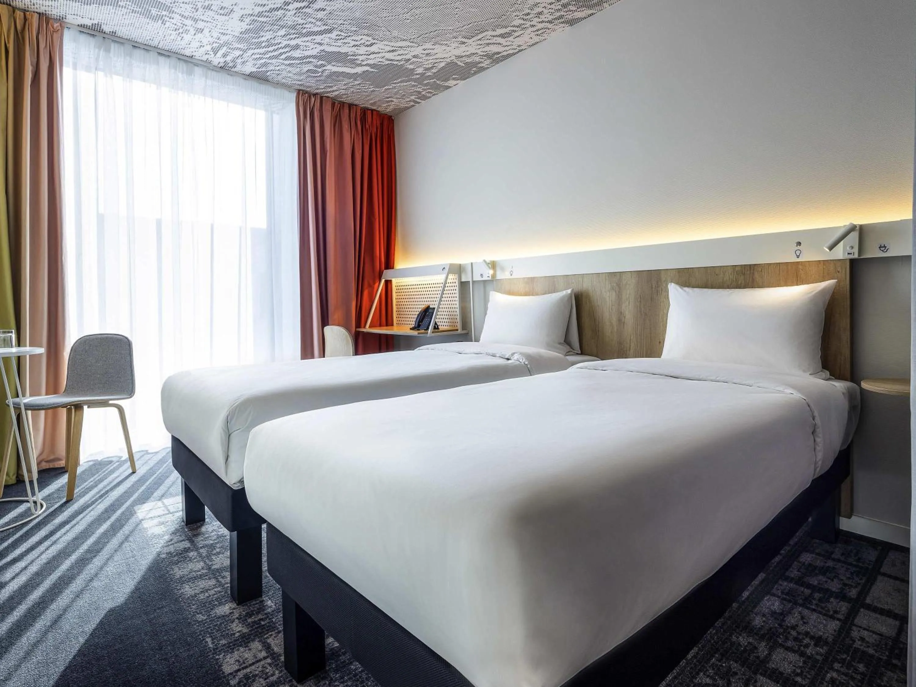 Bedroom, Bed in ibis Almaty Jetisu