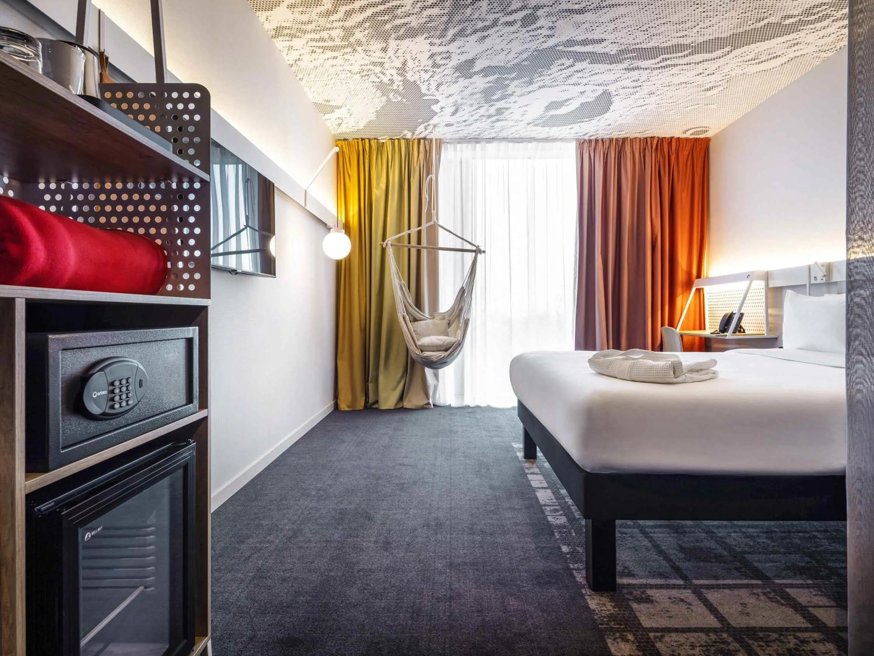 Bedroom, Bed in ibis Almaty Jetisu