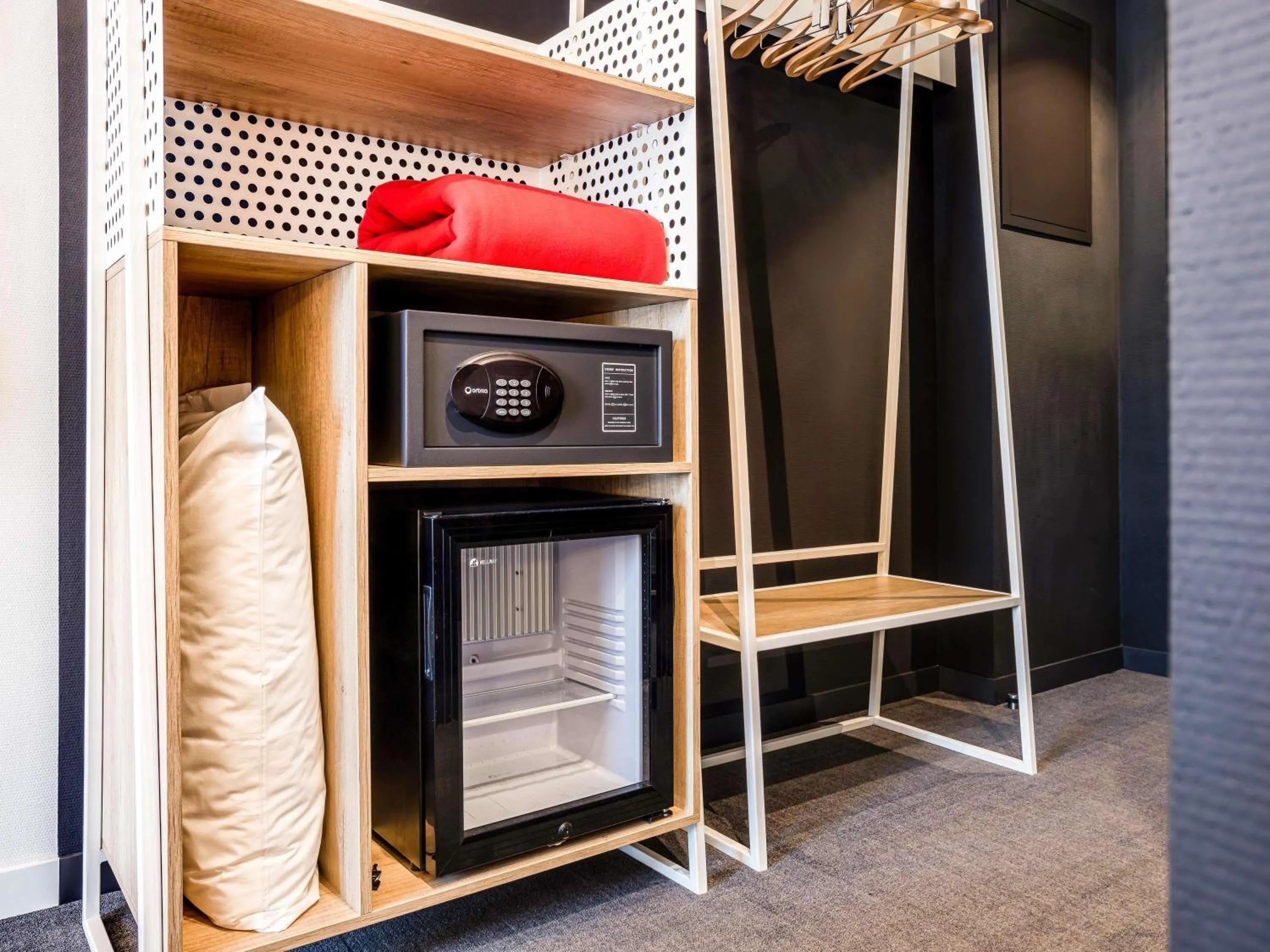 Bedroom in ibis Almaty Jetisu