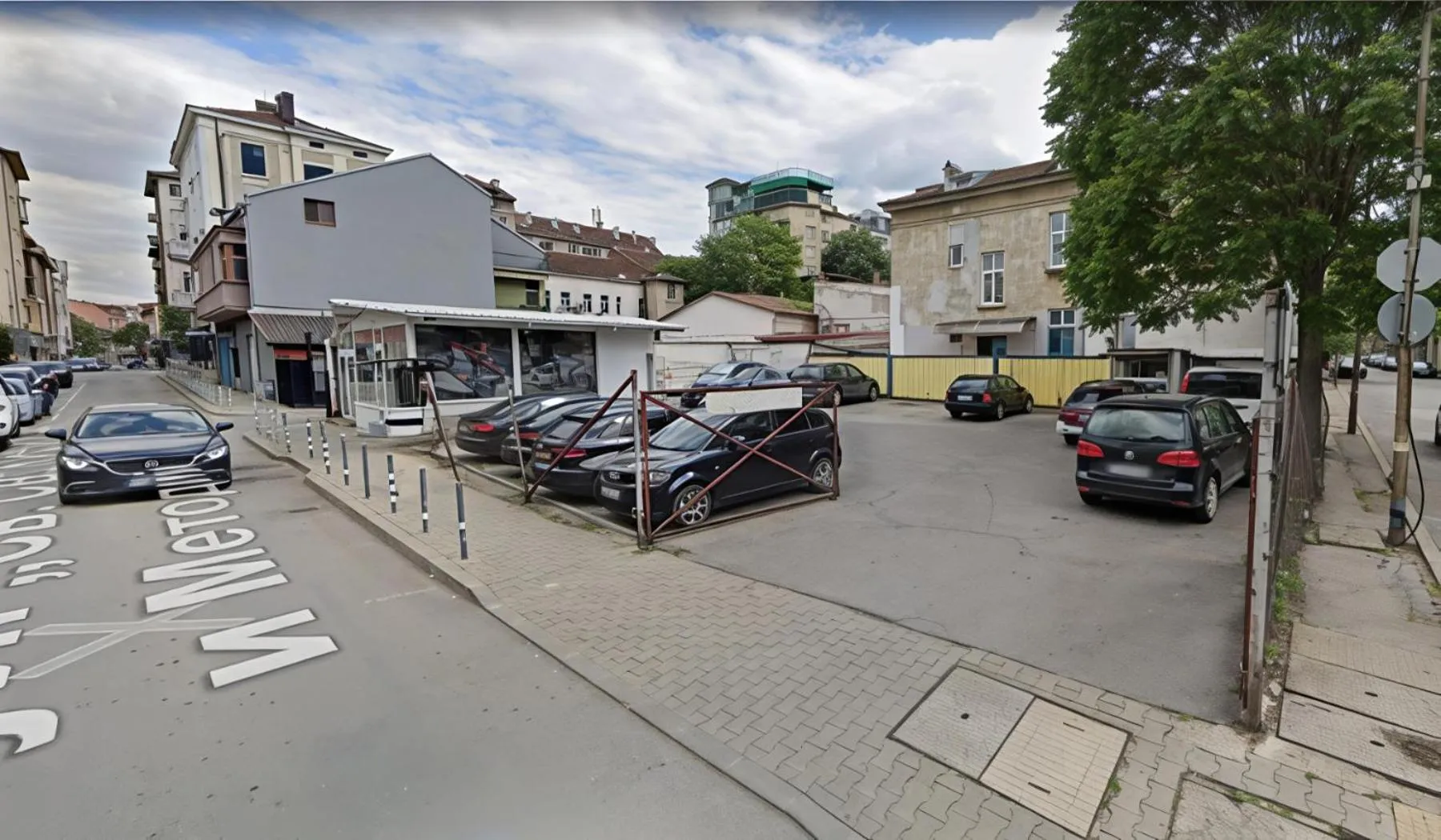 Parking in Hotel Lion Sofia