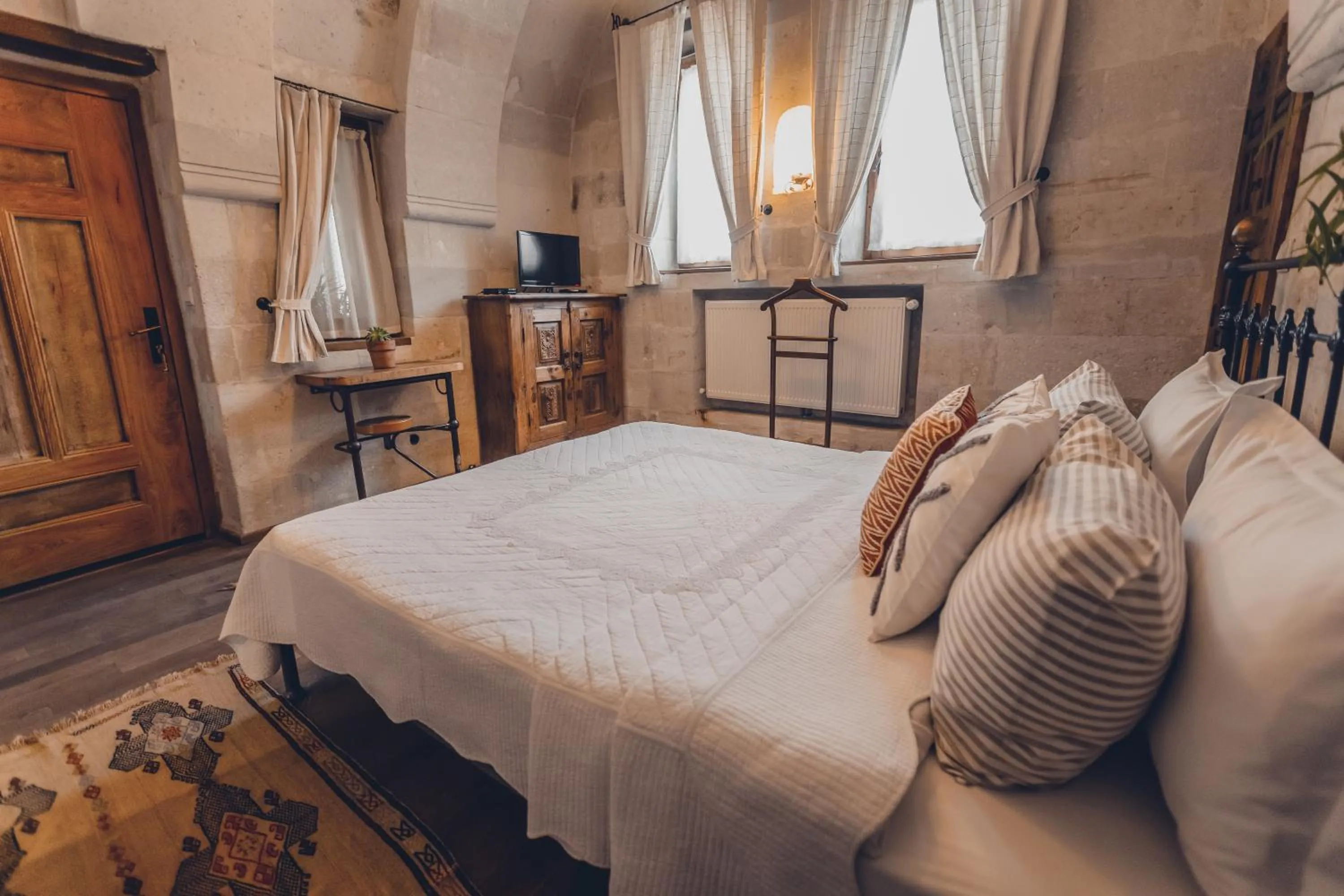 Photo of the whole room, Bed in Kale Konak Cappadocia
