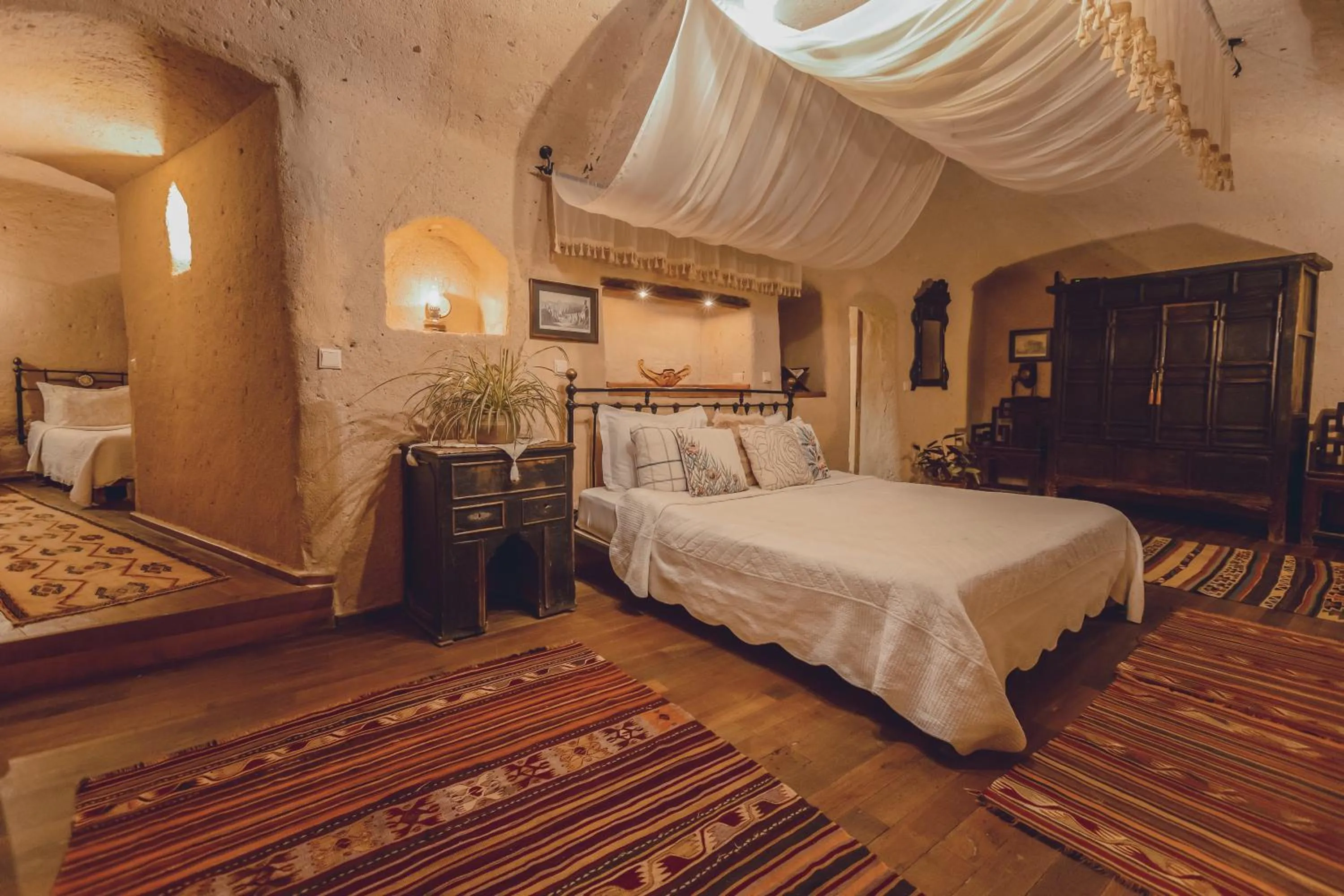 Photo of the whole room, Bed in Kale Konak Cappadocia