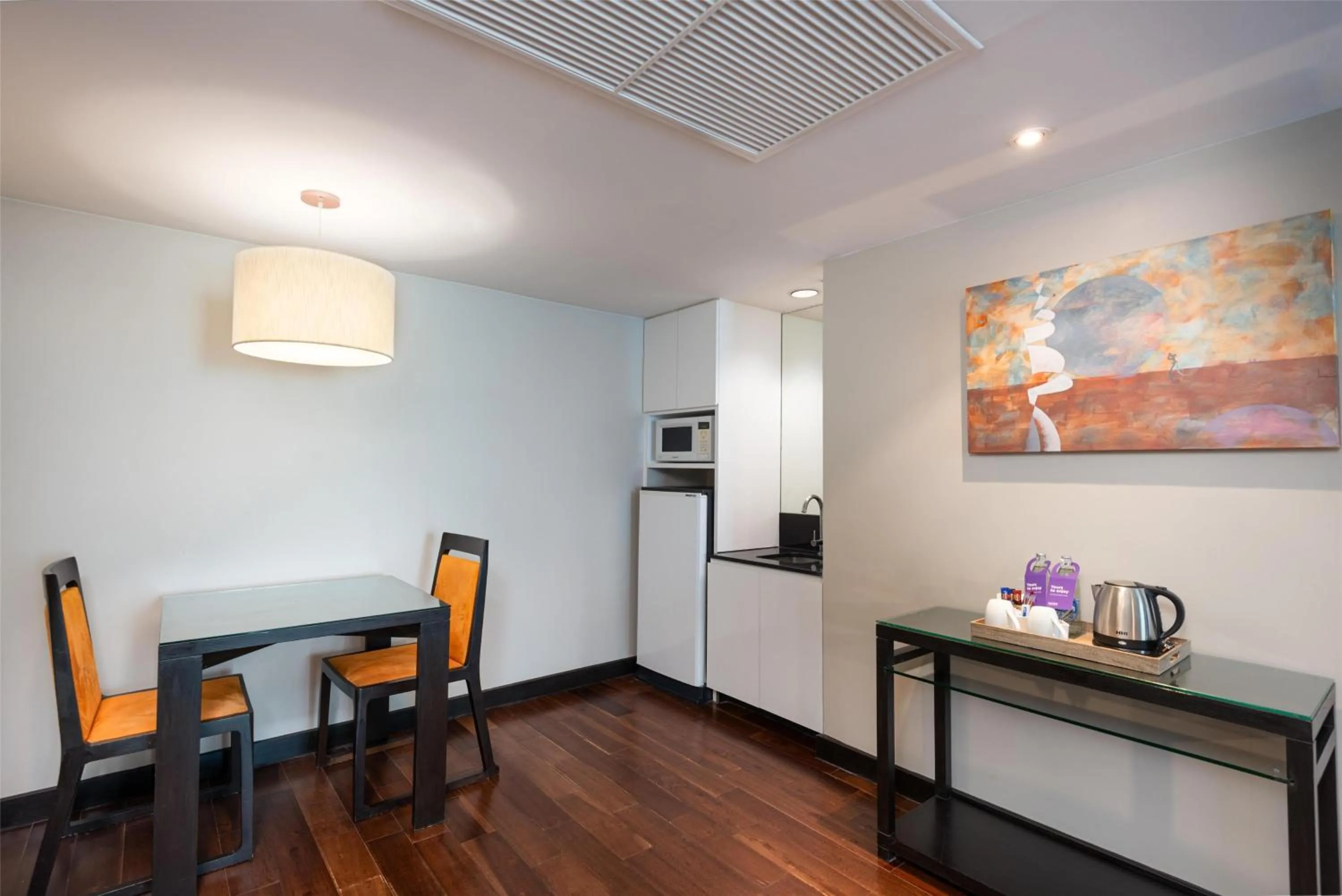 Kitchen or kitchenette in Radisson Suites Bangkok Sukhumvit