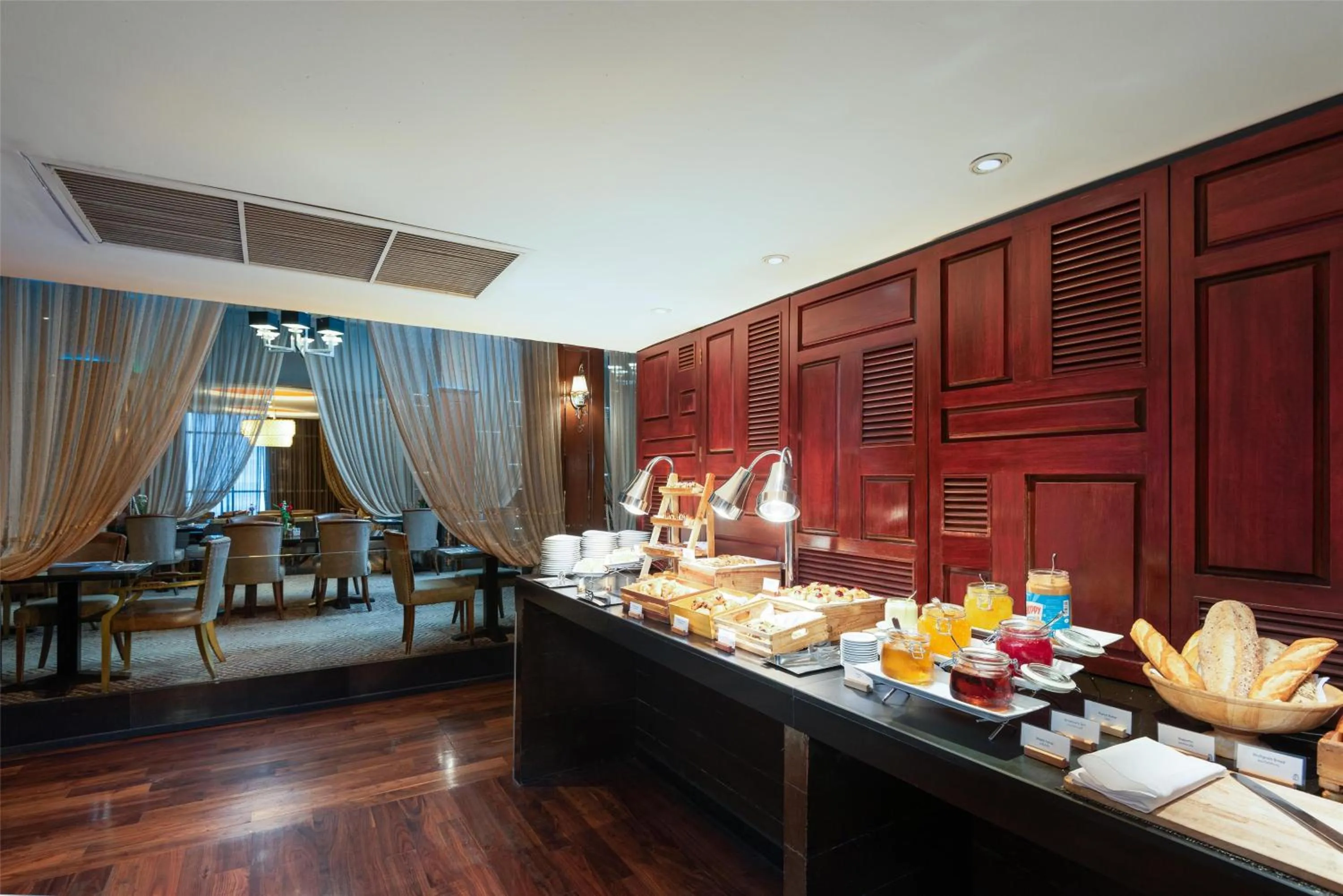 Breakfast in Radisson Suites Bangkok Sukhumvit