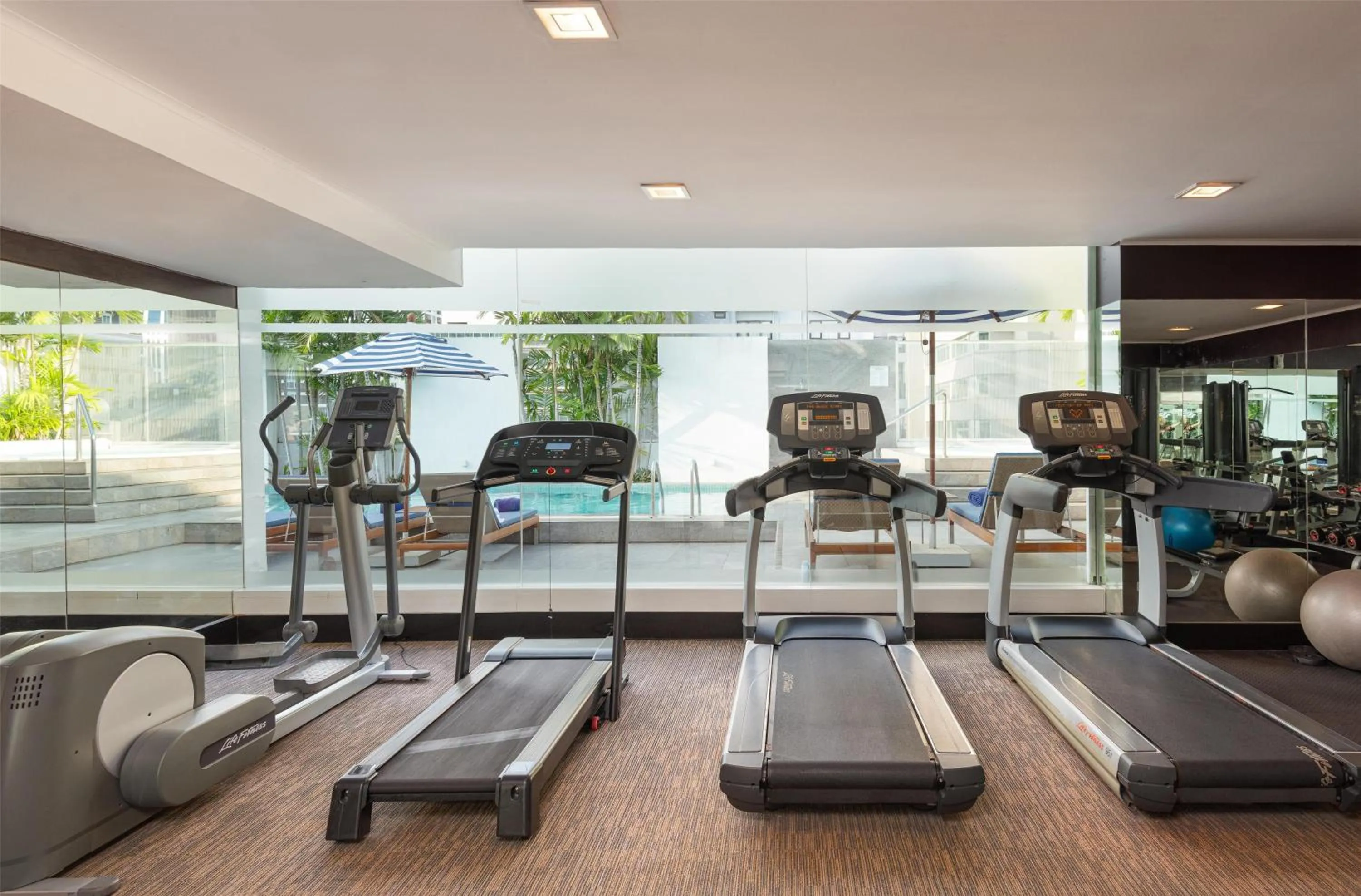 Fitness centre/facilities in Radisson Suites Bangkok Sukhumvit