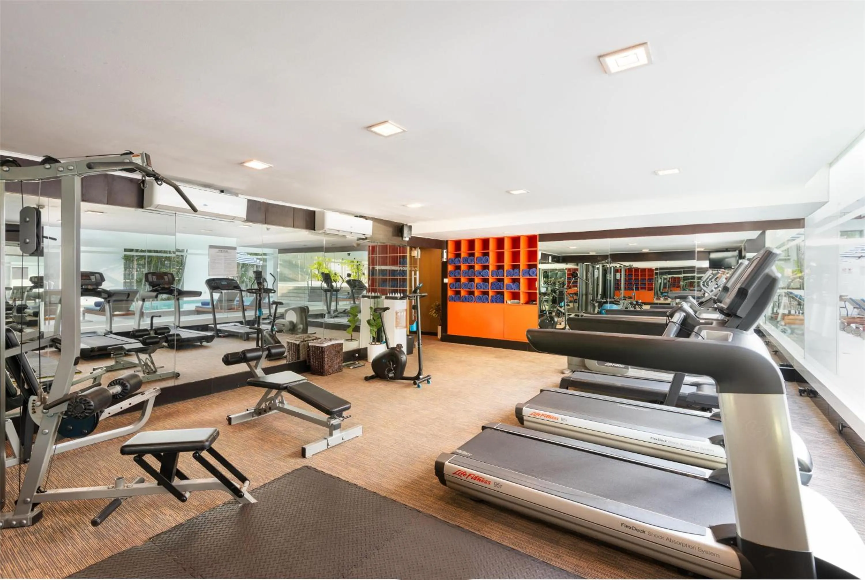 Fitness centre/facilities in Radisson Suites Bangkok Sukhumvit