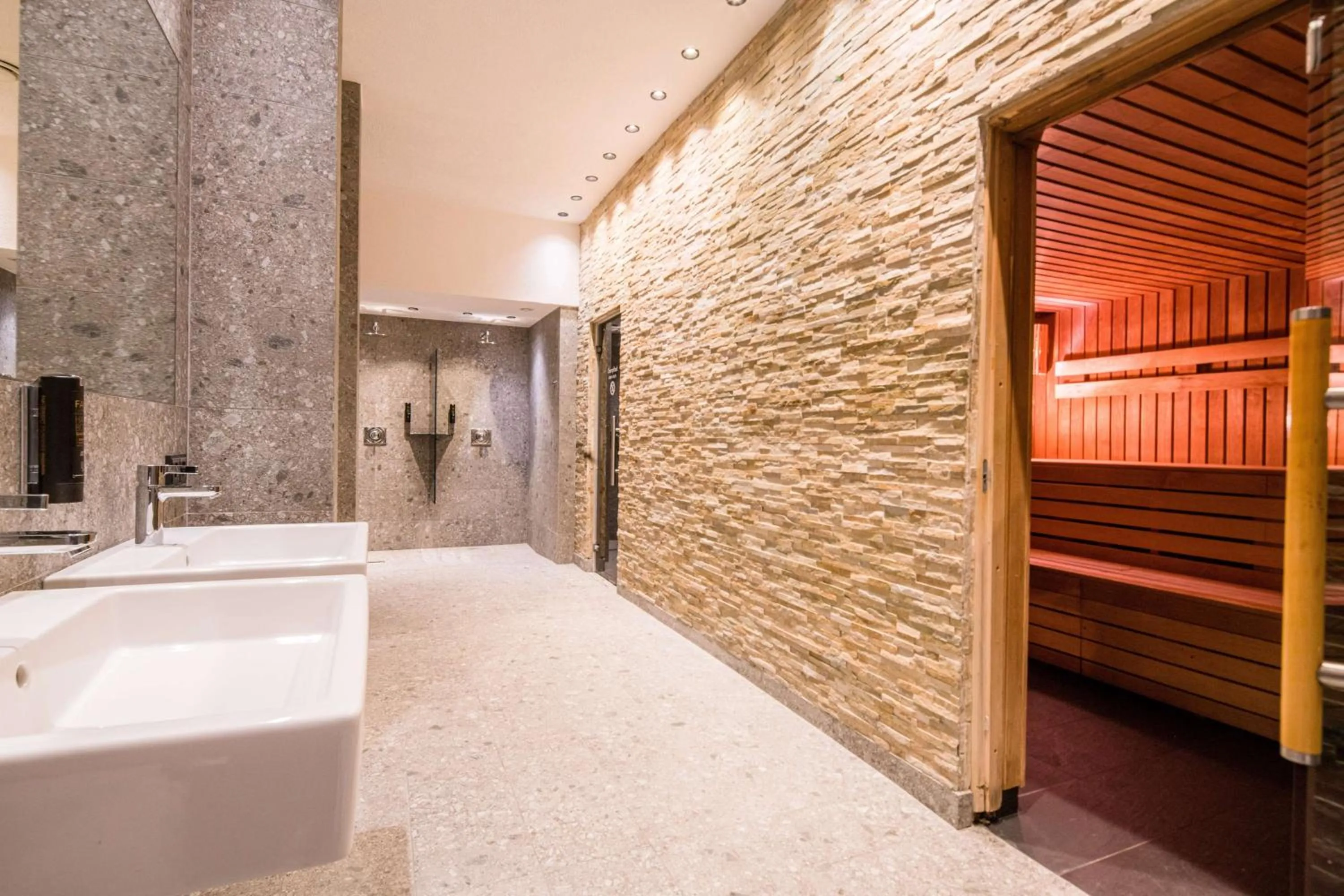 Spa and wellness centre/facilities, Bed in Best Western Premier Central Hotel Leonhard