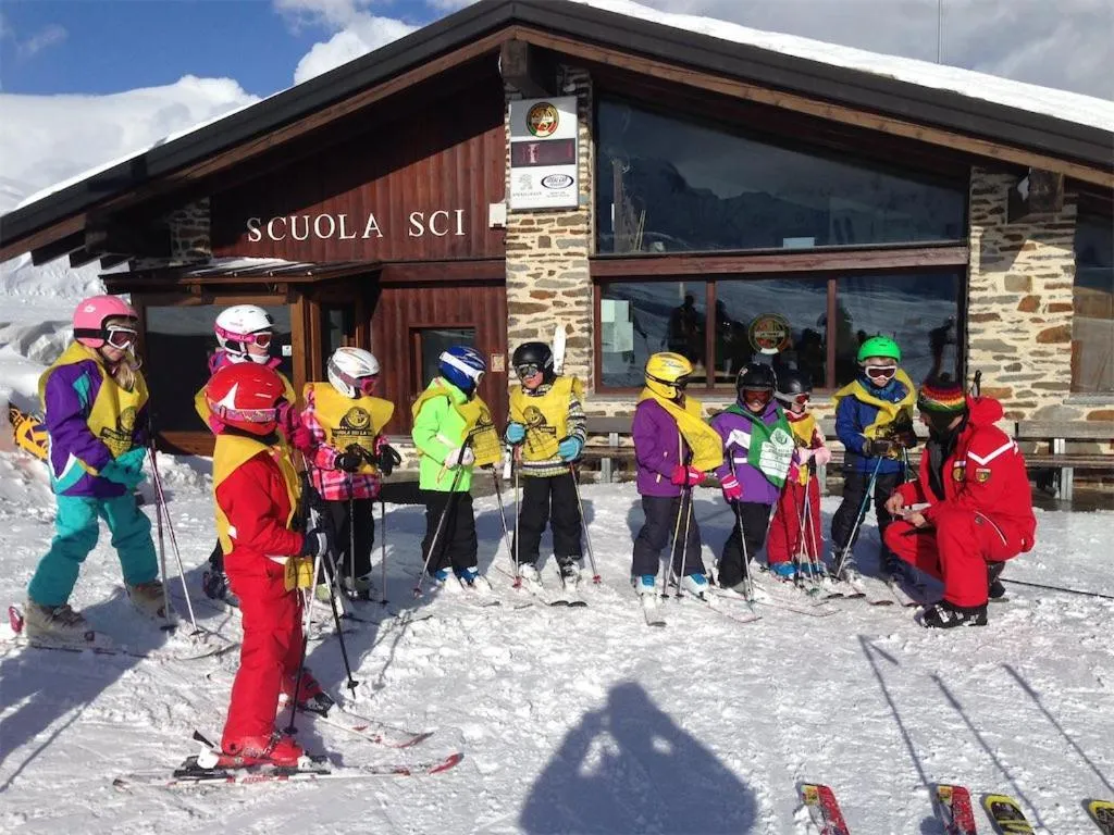 Ski School in Hotel Letterario Locanda Collomb