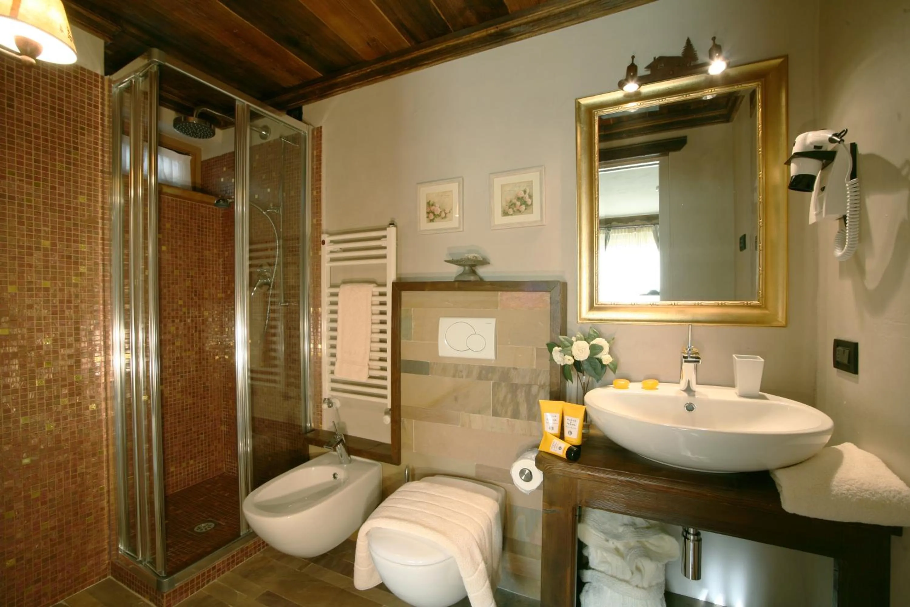 Bathroom in Hotel Letterario Locanda Collomb