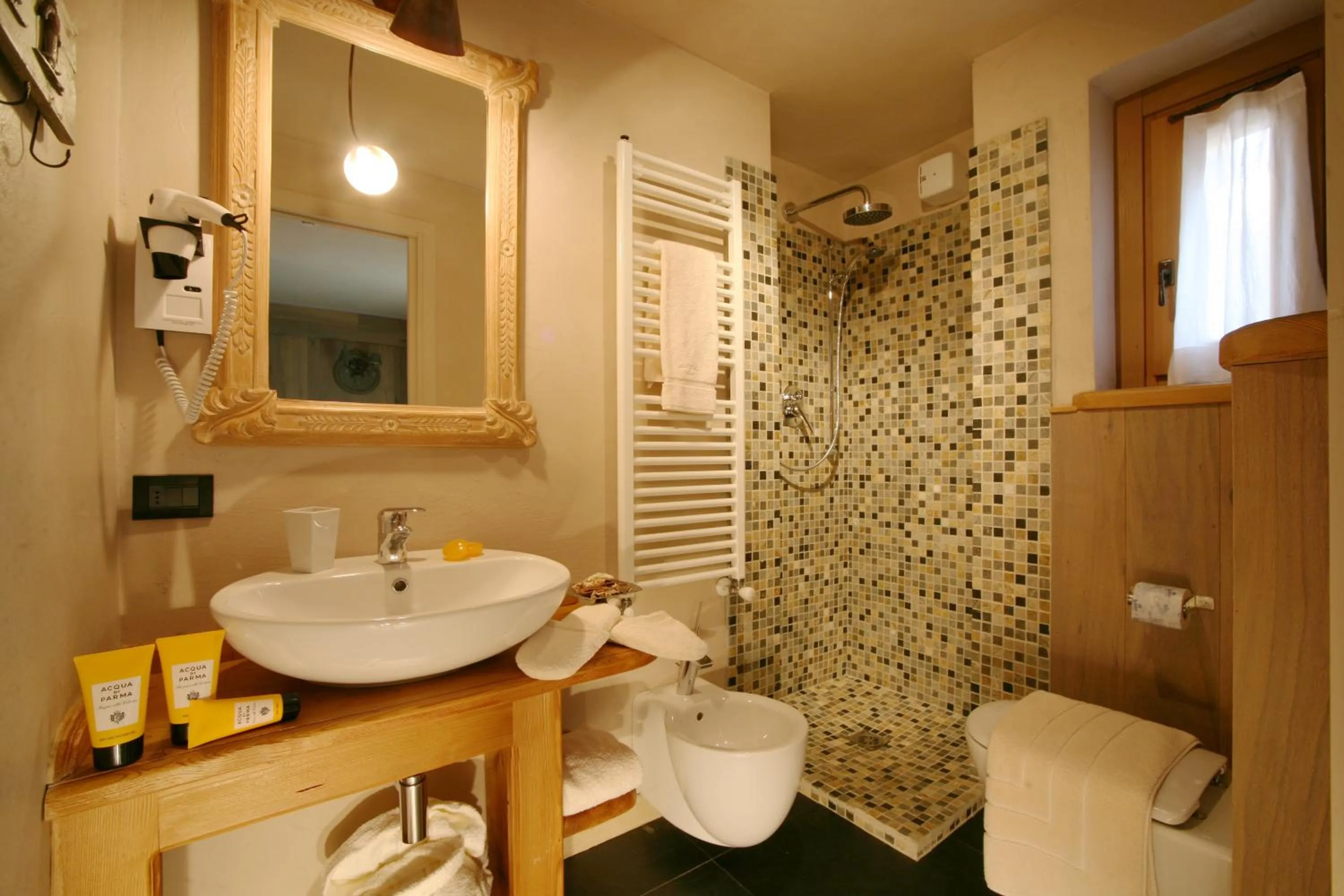 Bathroom in Hotel Letterario Locanda Collomb