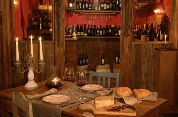 Restaurant/places to eat in Hotel Letterario Locanda Collomb