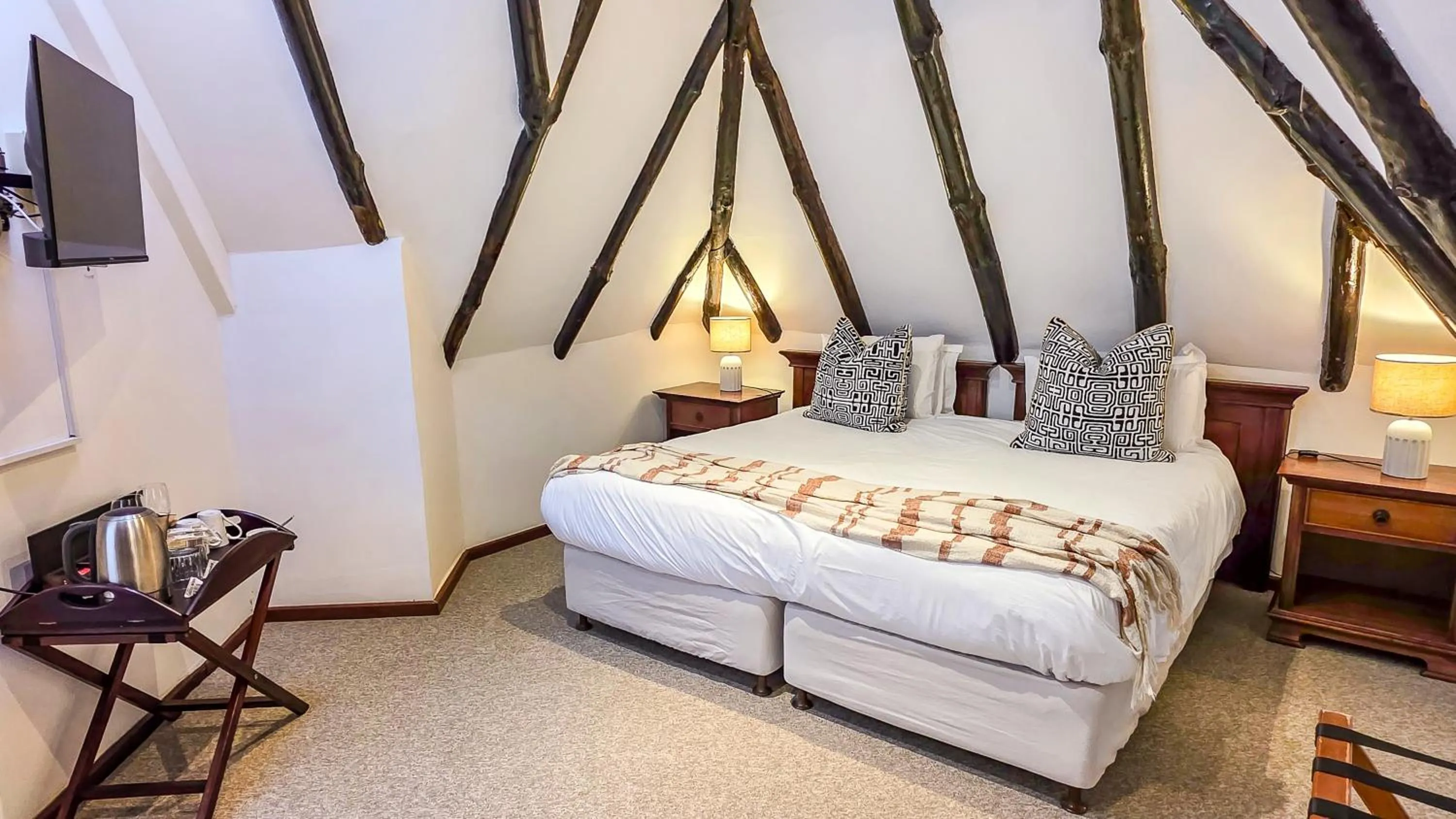 Bed in Ikhaya Safari Lodge