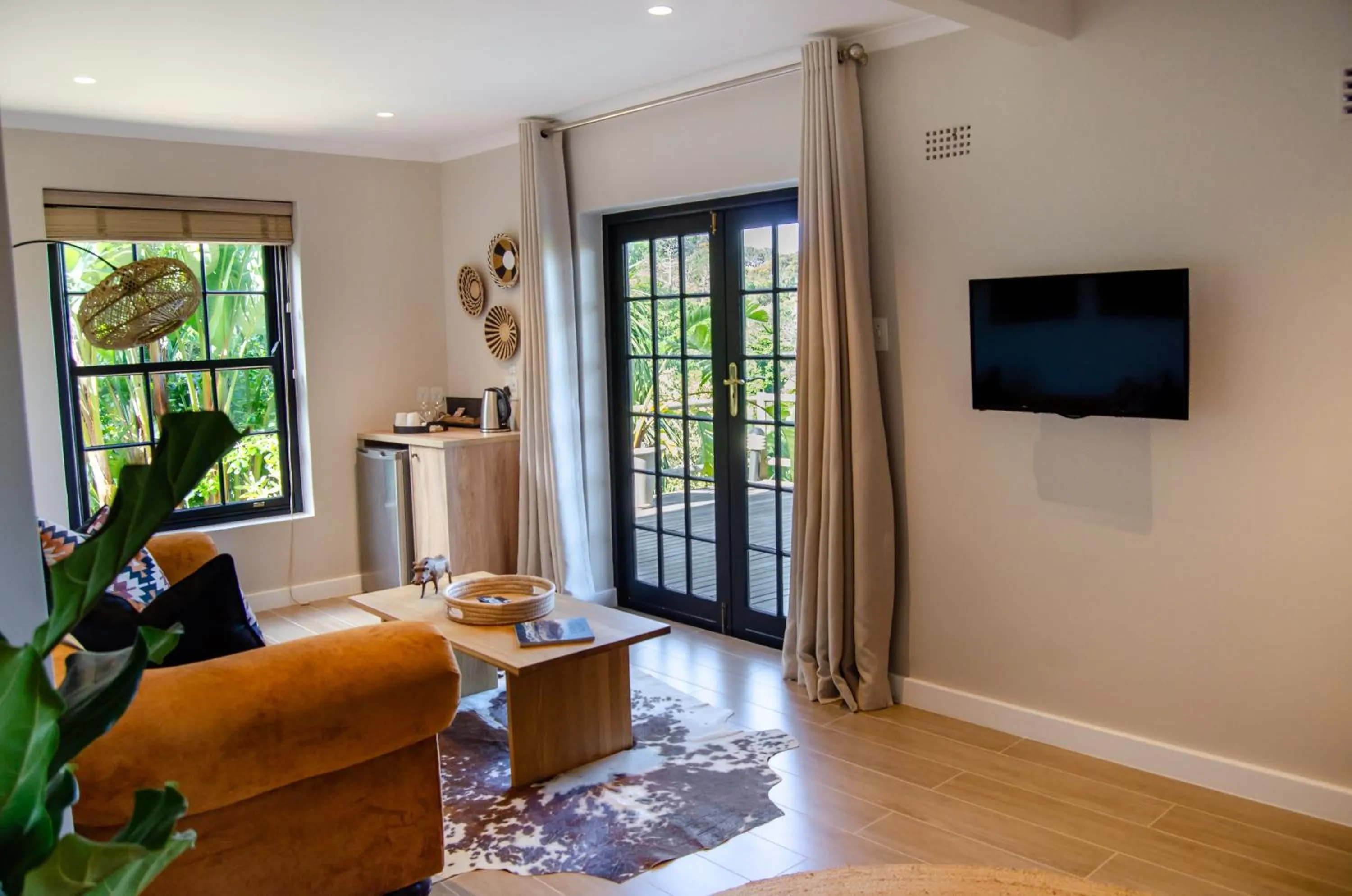 TV and multimedia in Ikhaya Safari Lodge