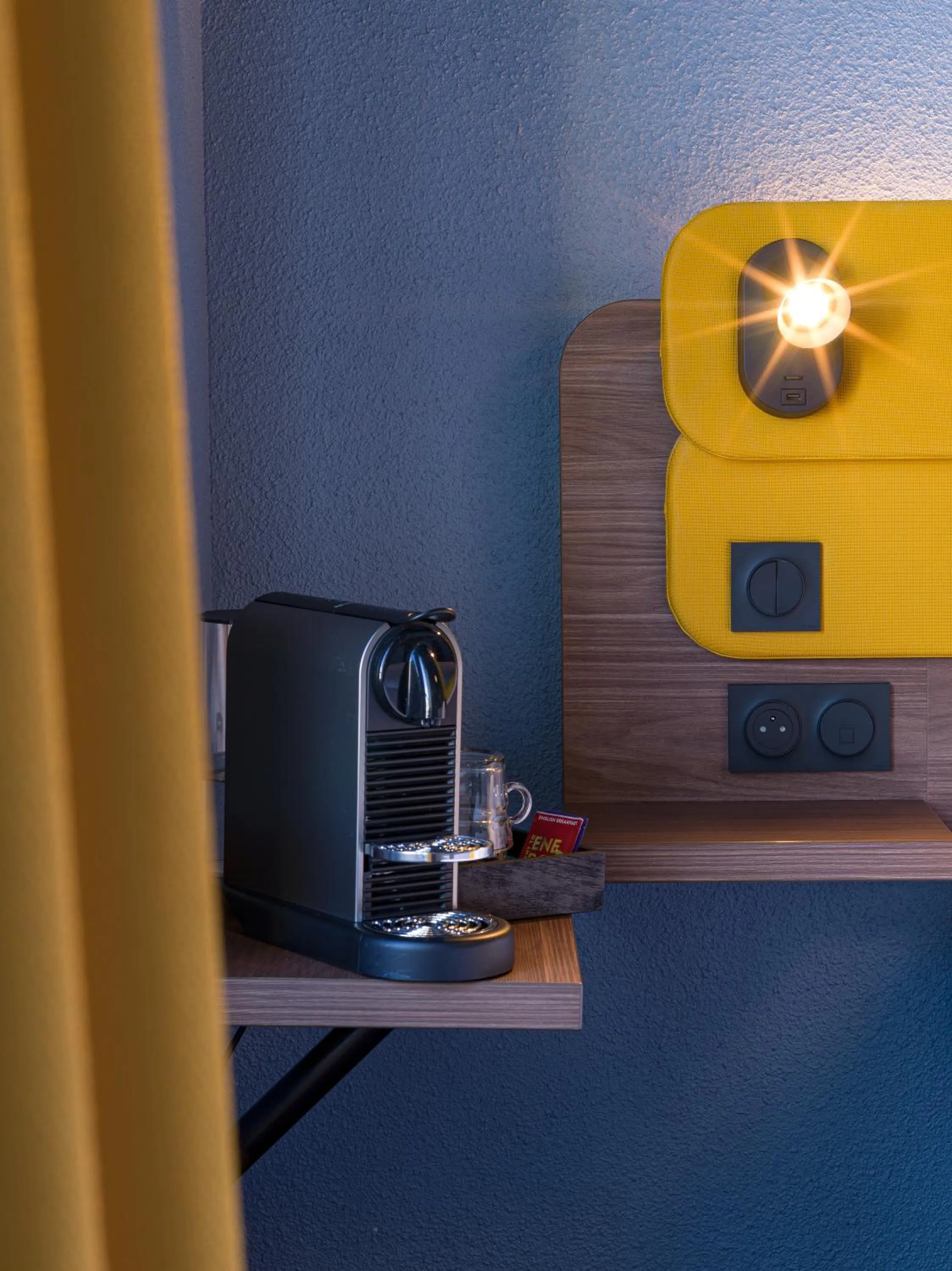 Coffee/tea facilities in ibis Styles Saint Malo Centre Historique