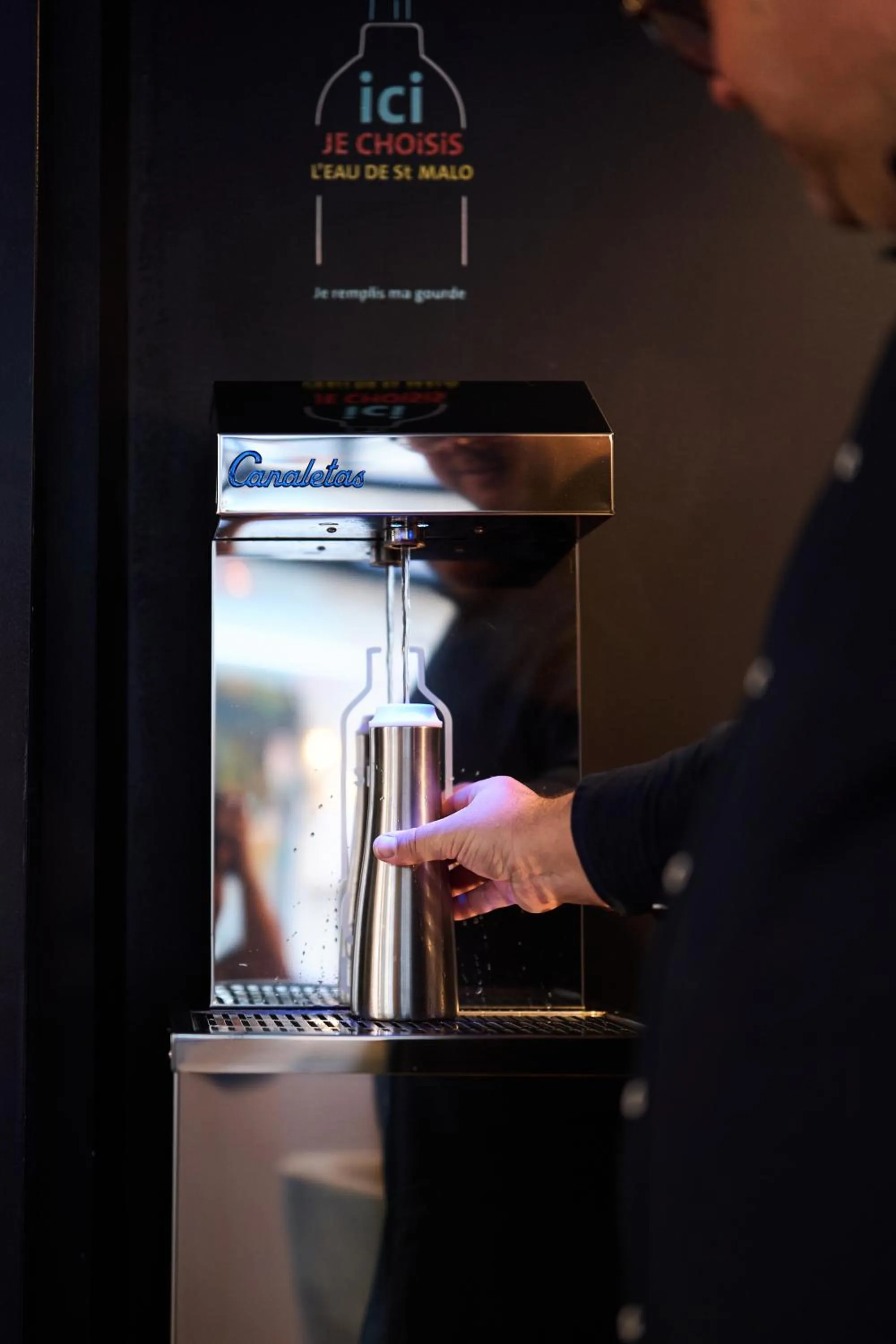 People in ibis Styles Saint Malo Centre Historique