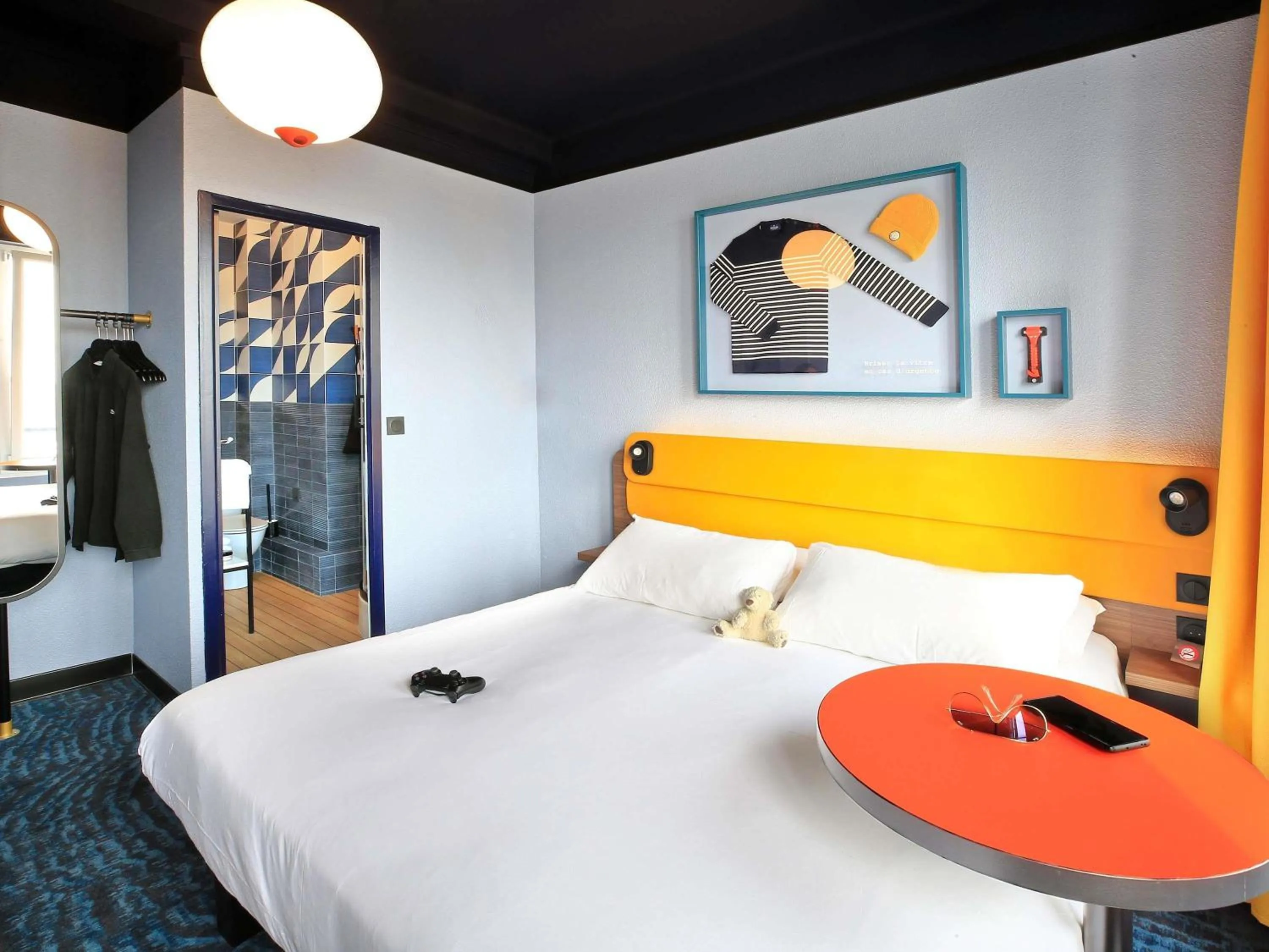 Bedroom, Bed in ibis Styles Saint Malo Centre Historique