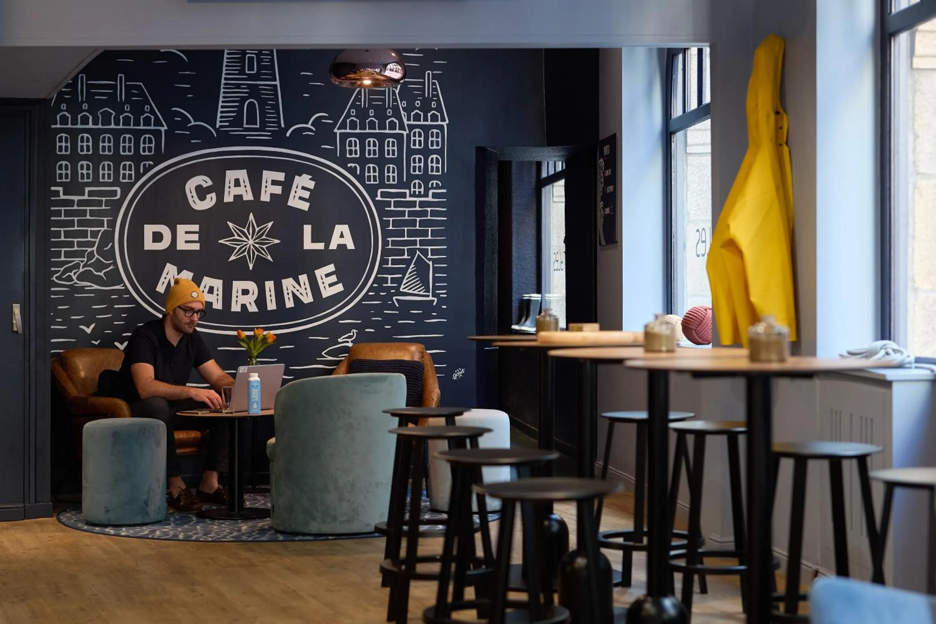 Living room in ibis Styles Saint Malo Centre Historique