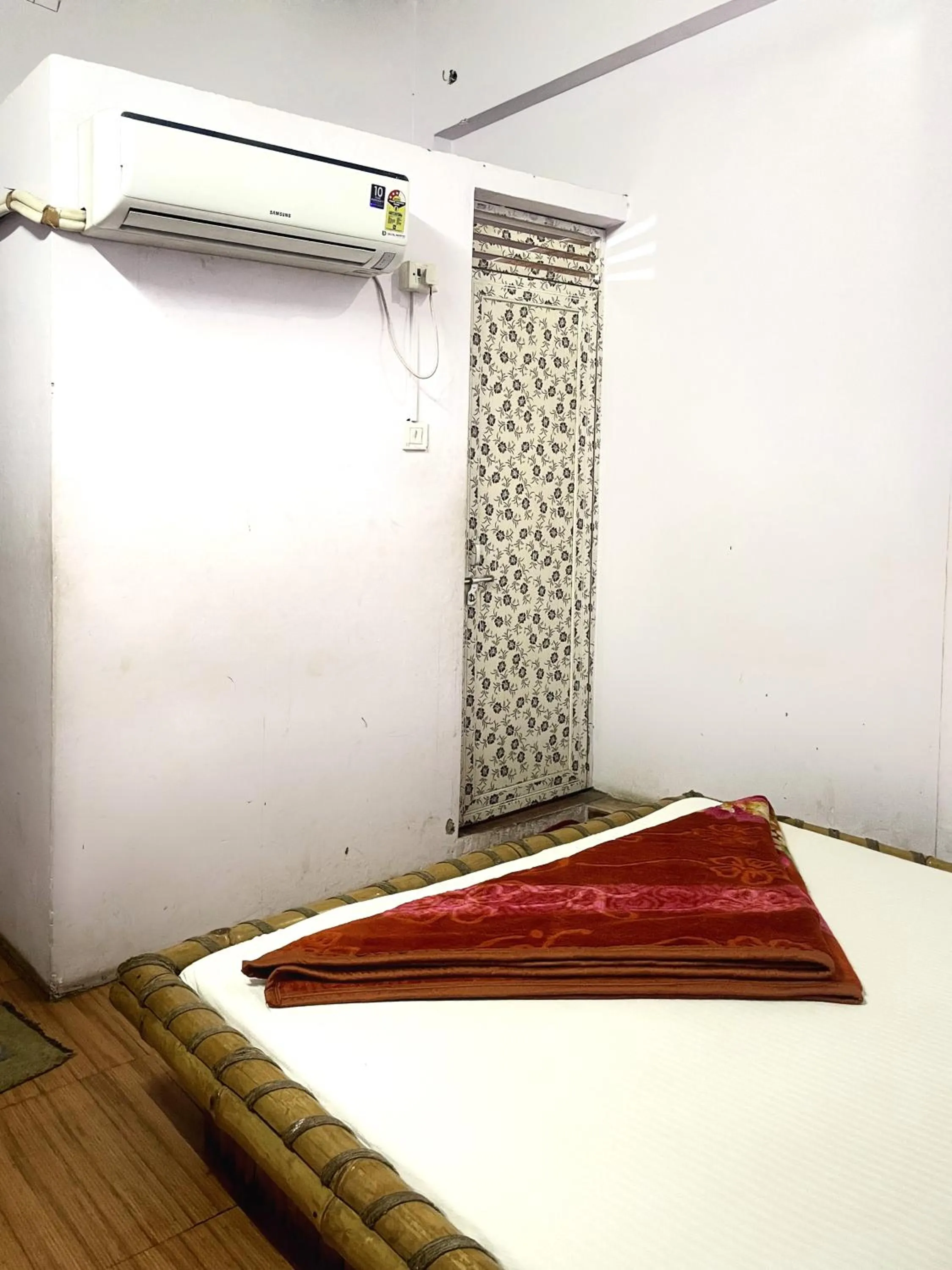 Bedroom in Shri Guest House