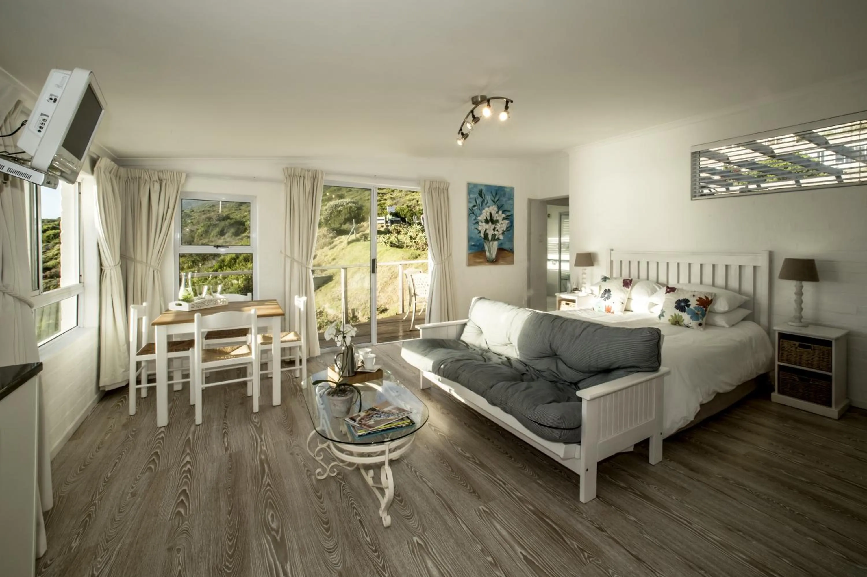 Bedroom, Bed in Rocklands Seaside Bed and Breakfast