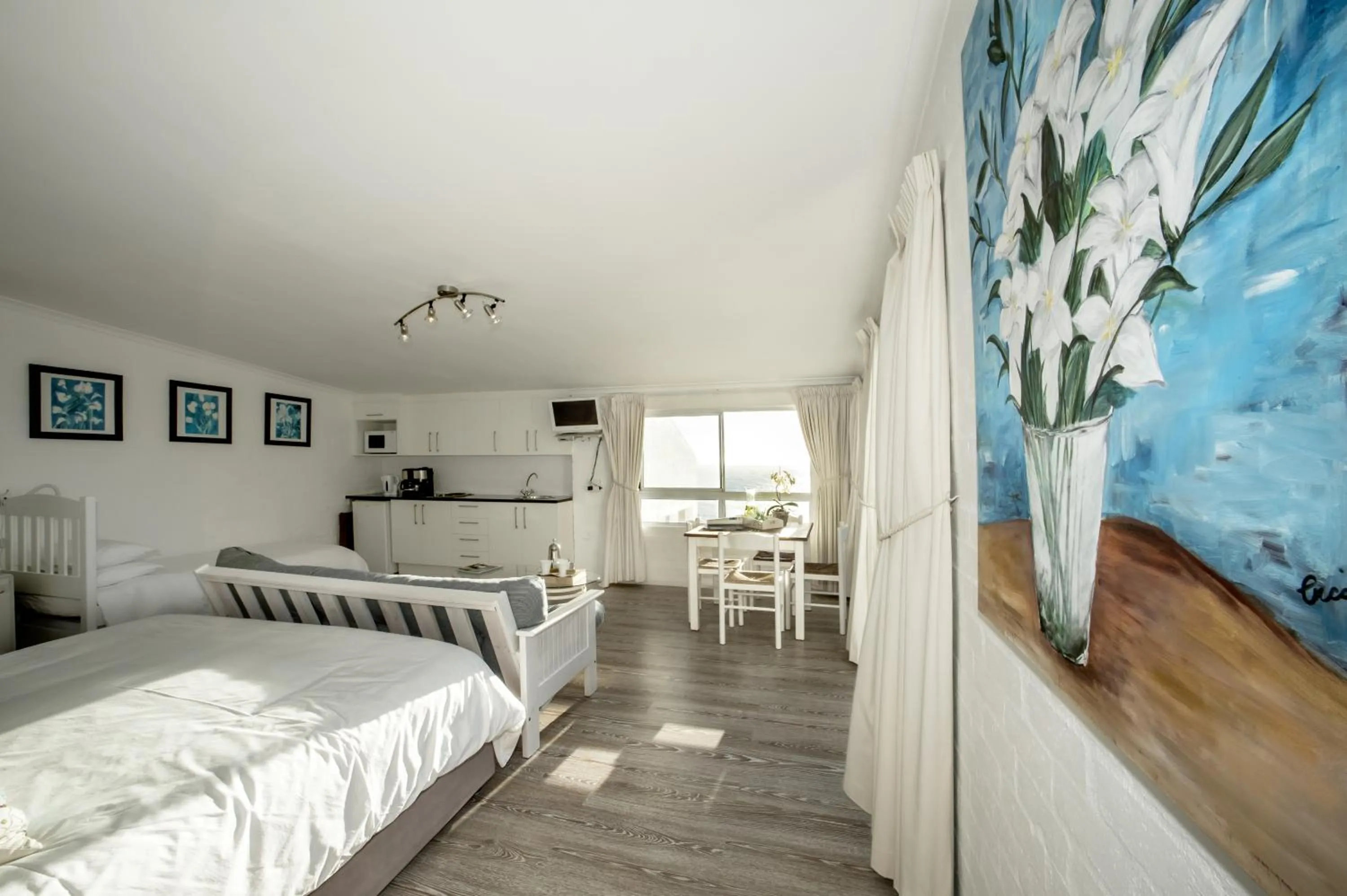 Bedroom, Bed in Rocklands Seaside Bed and Breakfast