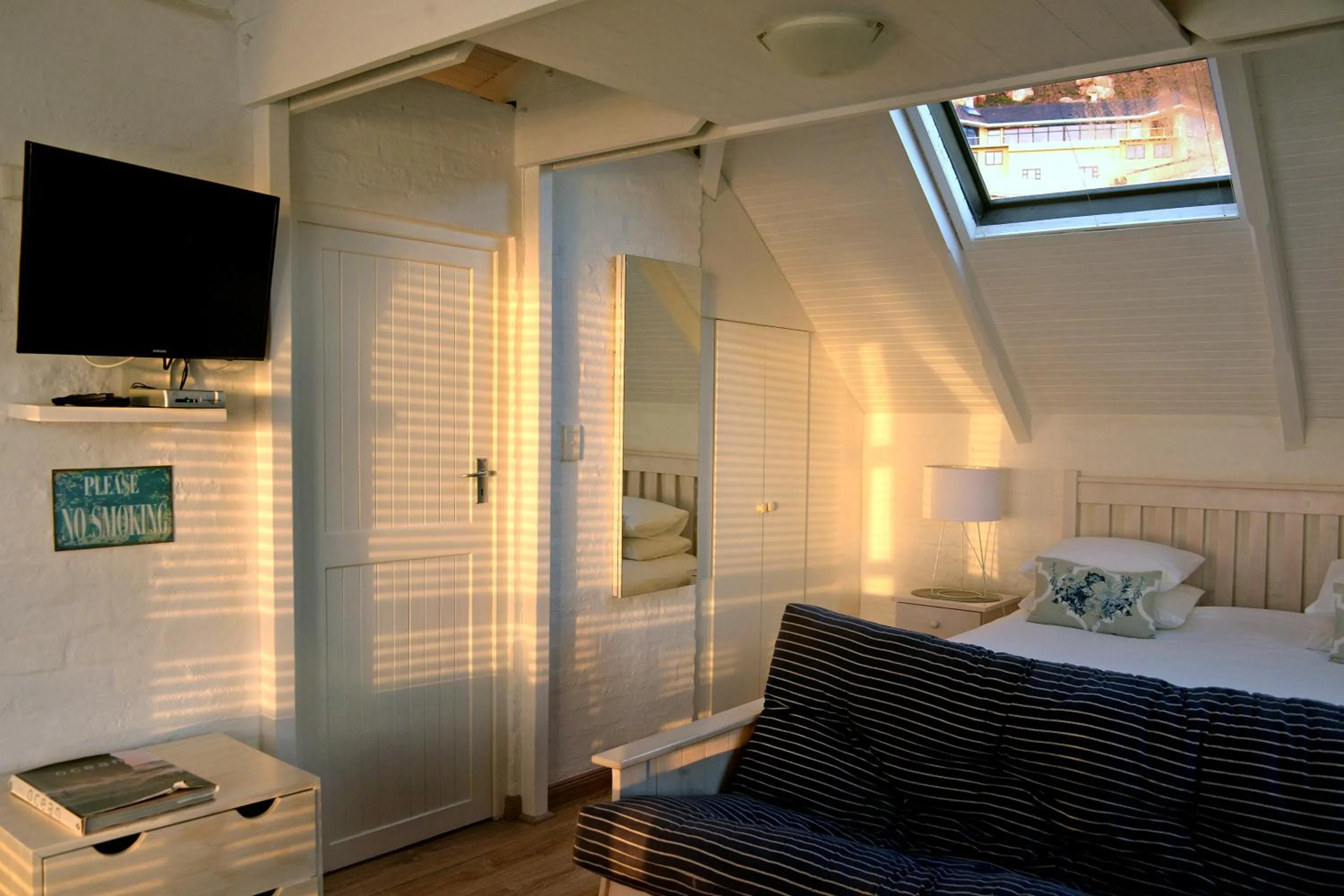 Bed in Rocklands Seaside Bed and Breakfast