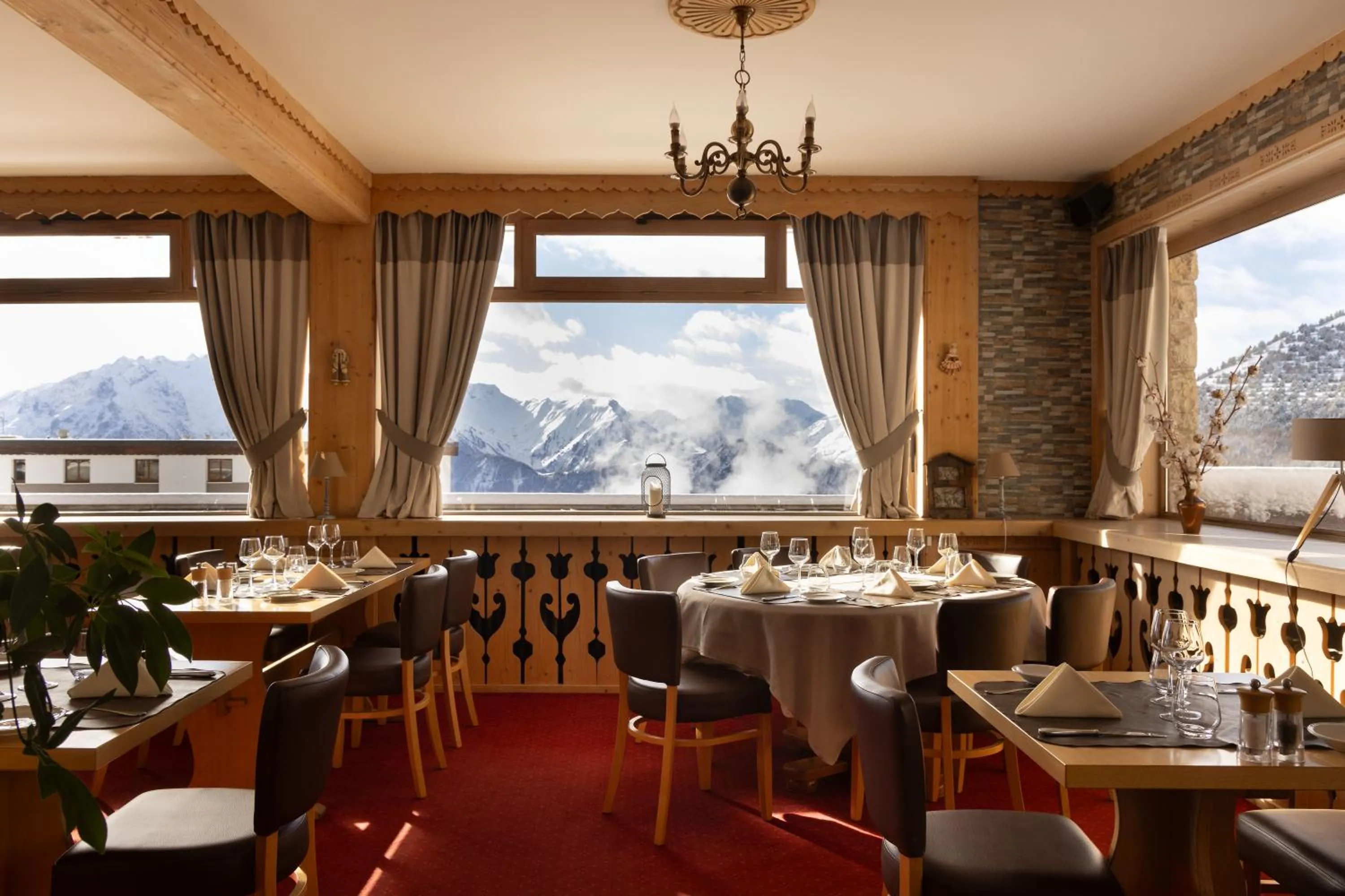 Restaurant/places to eat in Le Castillan