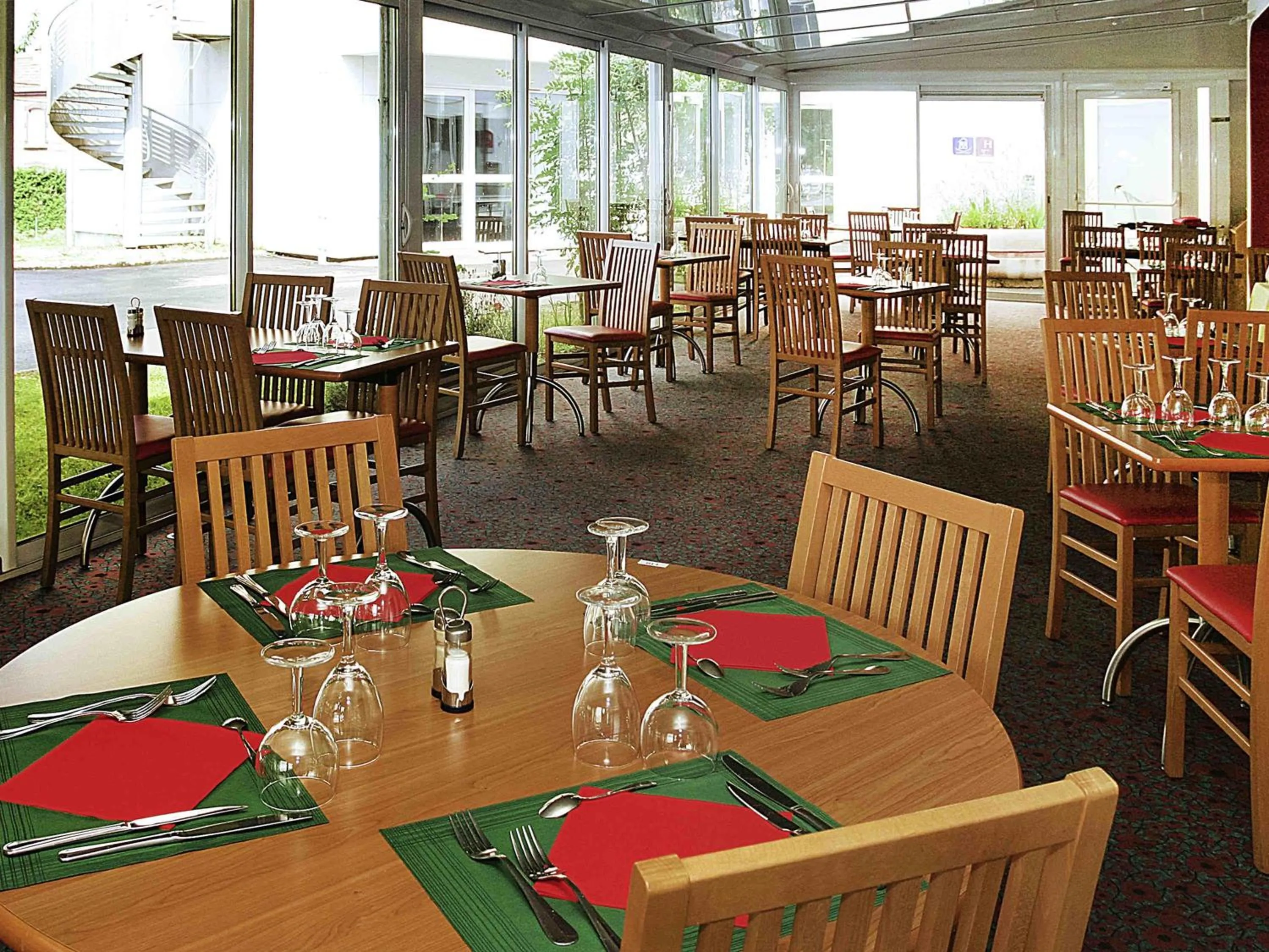 Restaurant/places to eat in ibis Longwy Mexy