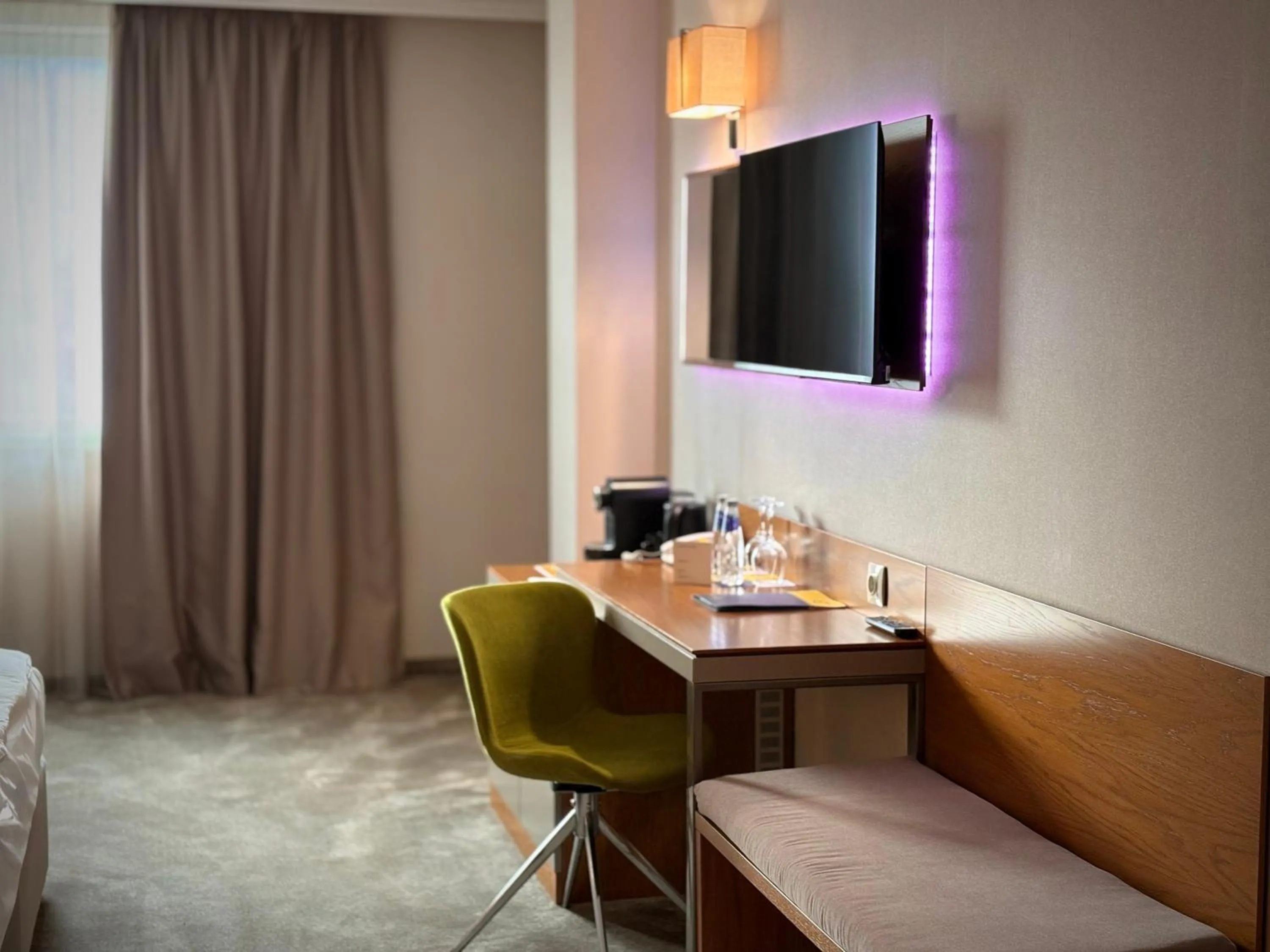 TV and multimedia, Bed in Hotel Golden Tulip Varna