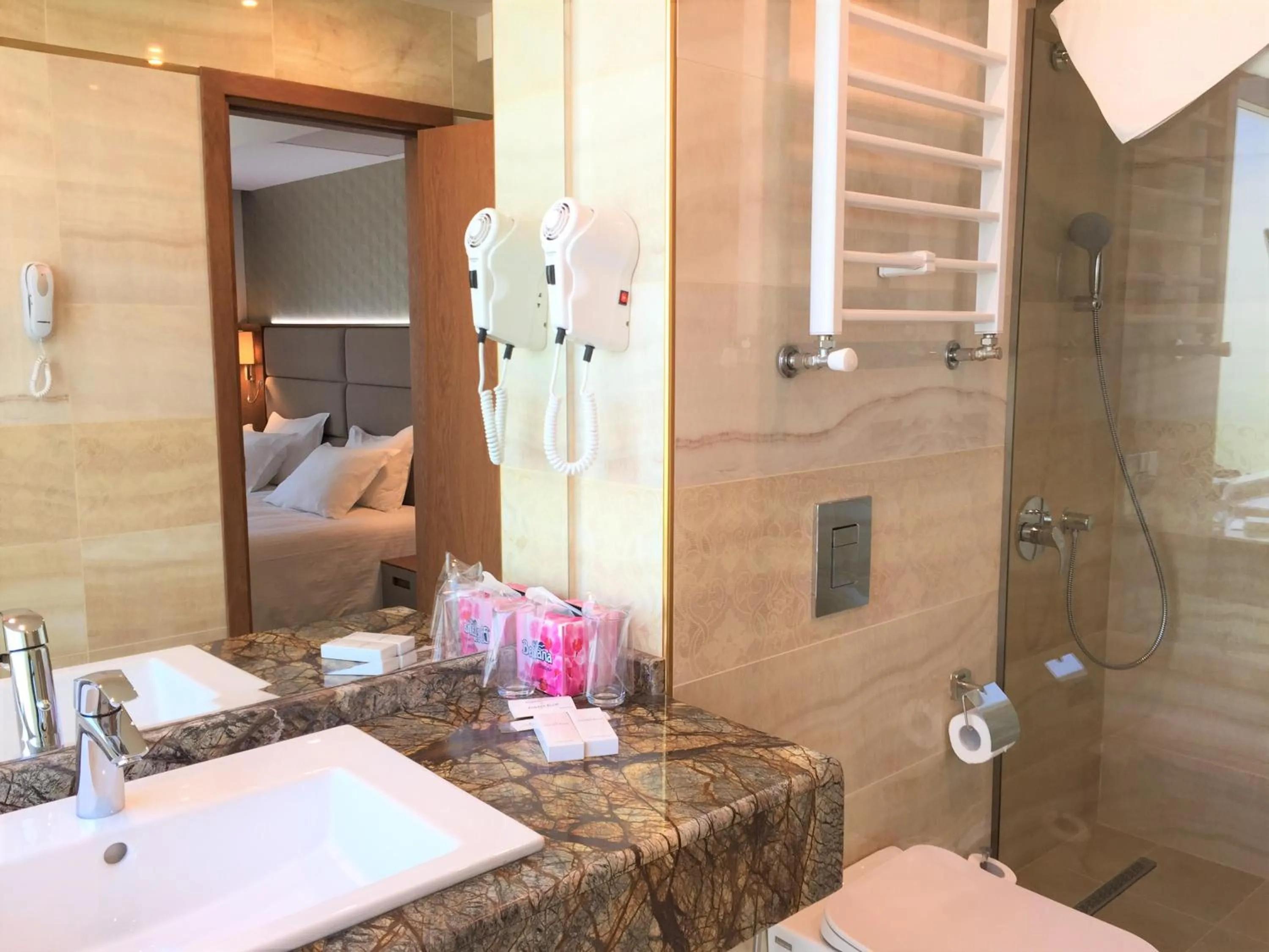 Shower in Hotel Golden Tulip Varna