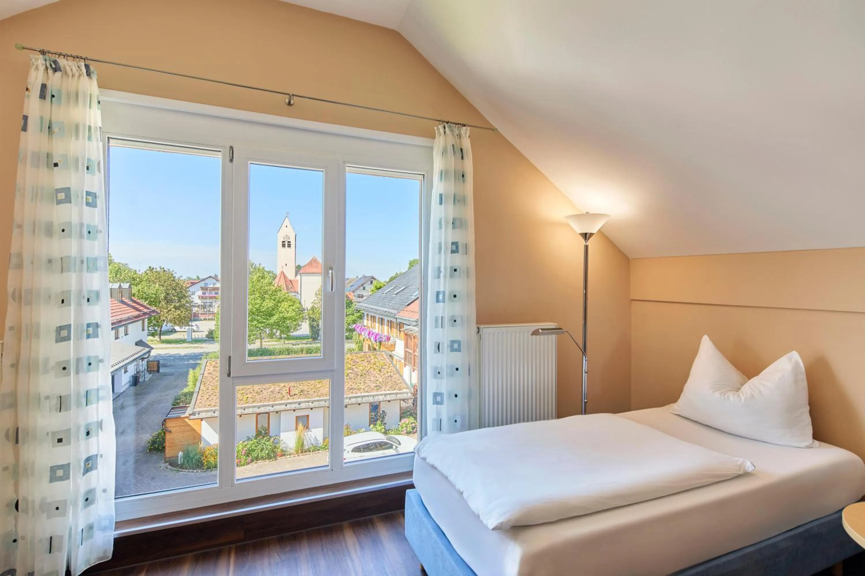 Photo of the whole room, Bed in Apartments Aschheim