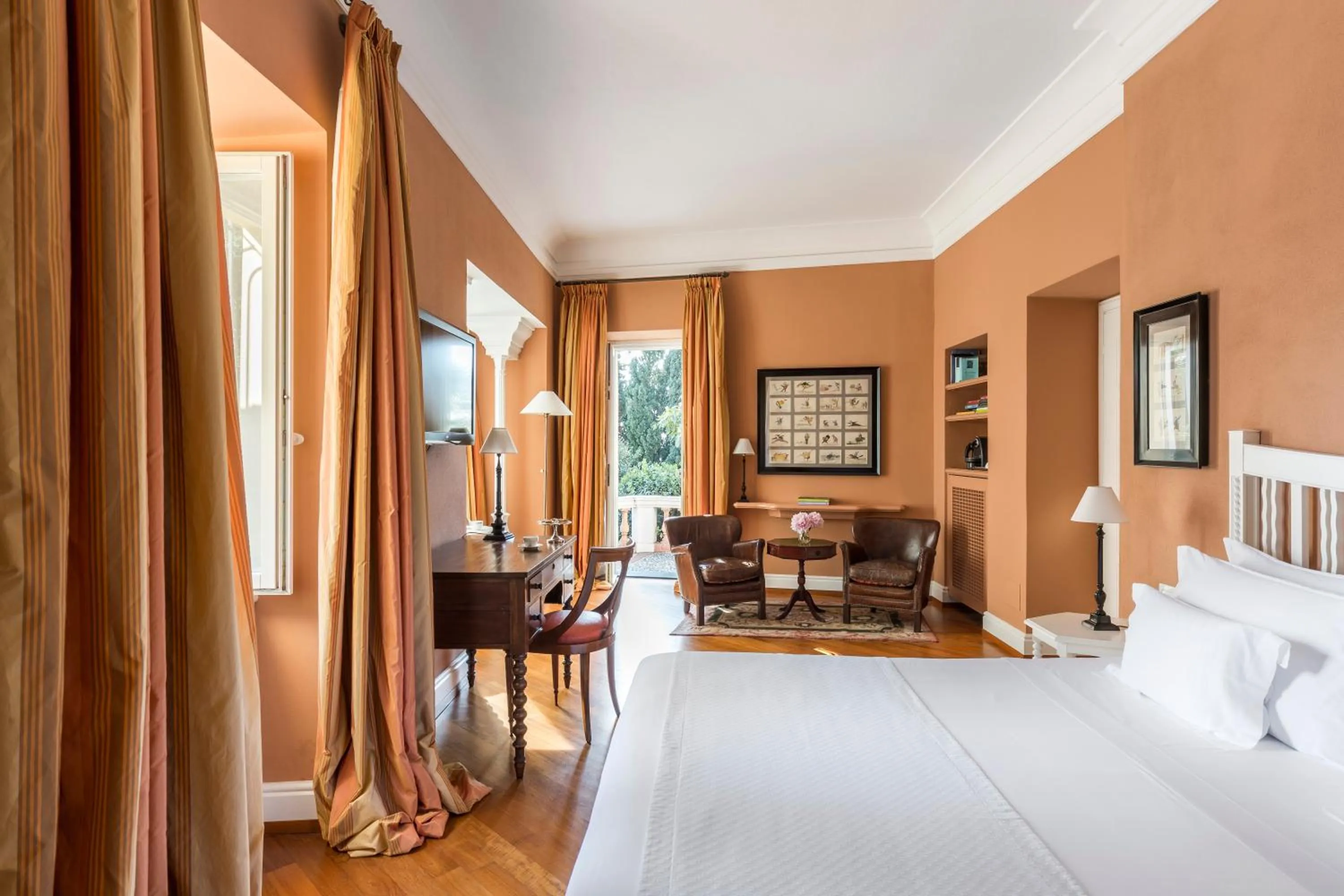 Bedroom in Villa della Pergola Relais et Chateaux