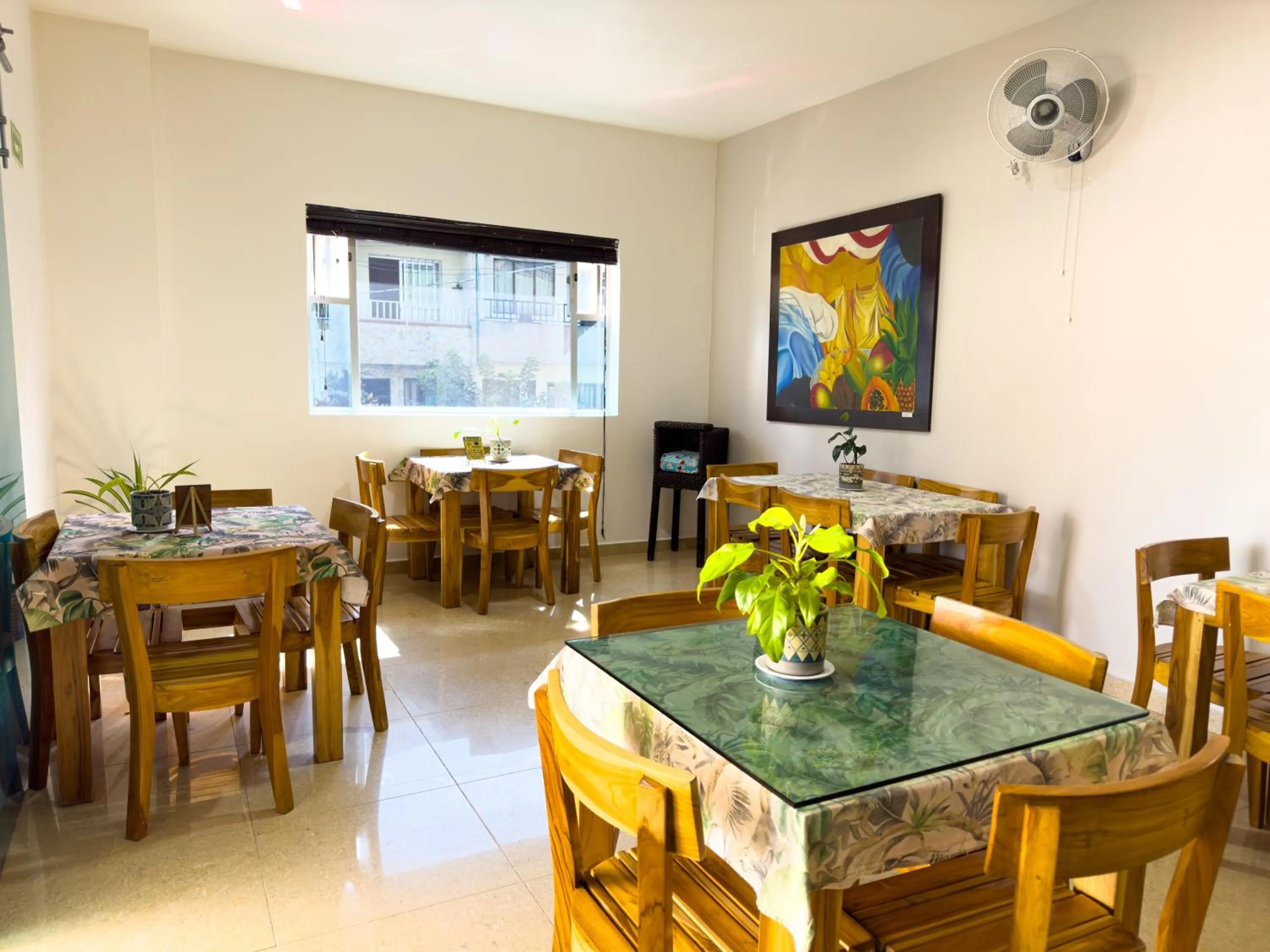 Restaurant/places to eat in Hotel Central Plaza Medellin