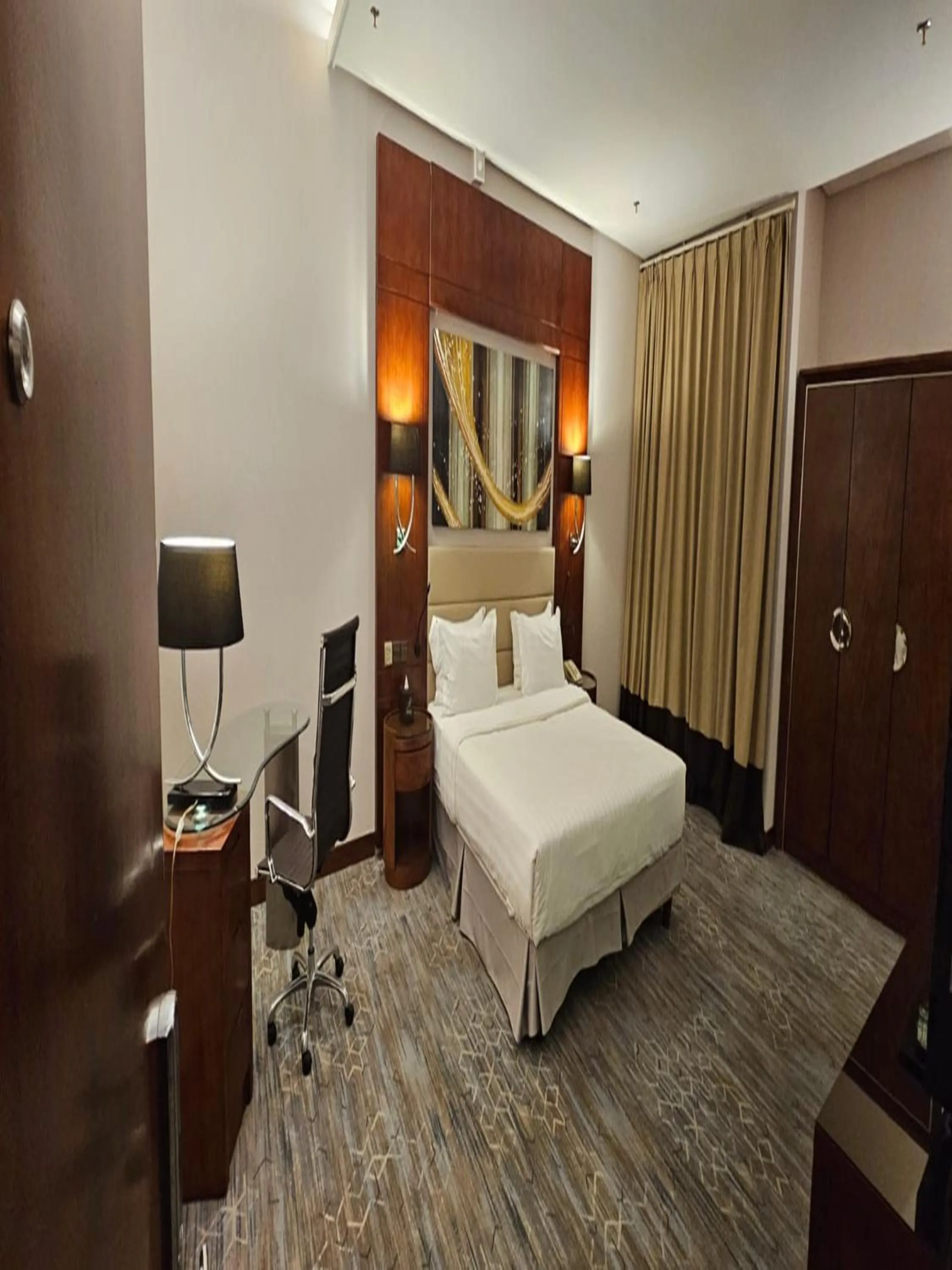 Photo of the whole room, Bed in Sunday Signature Riyadh Formerly Qaser Al Hamra by Warwick