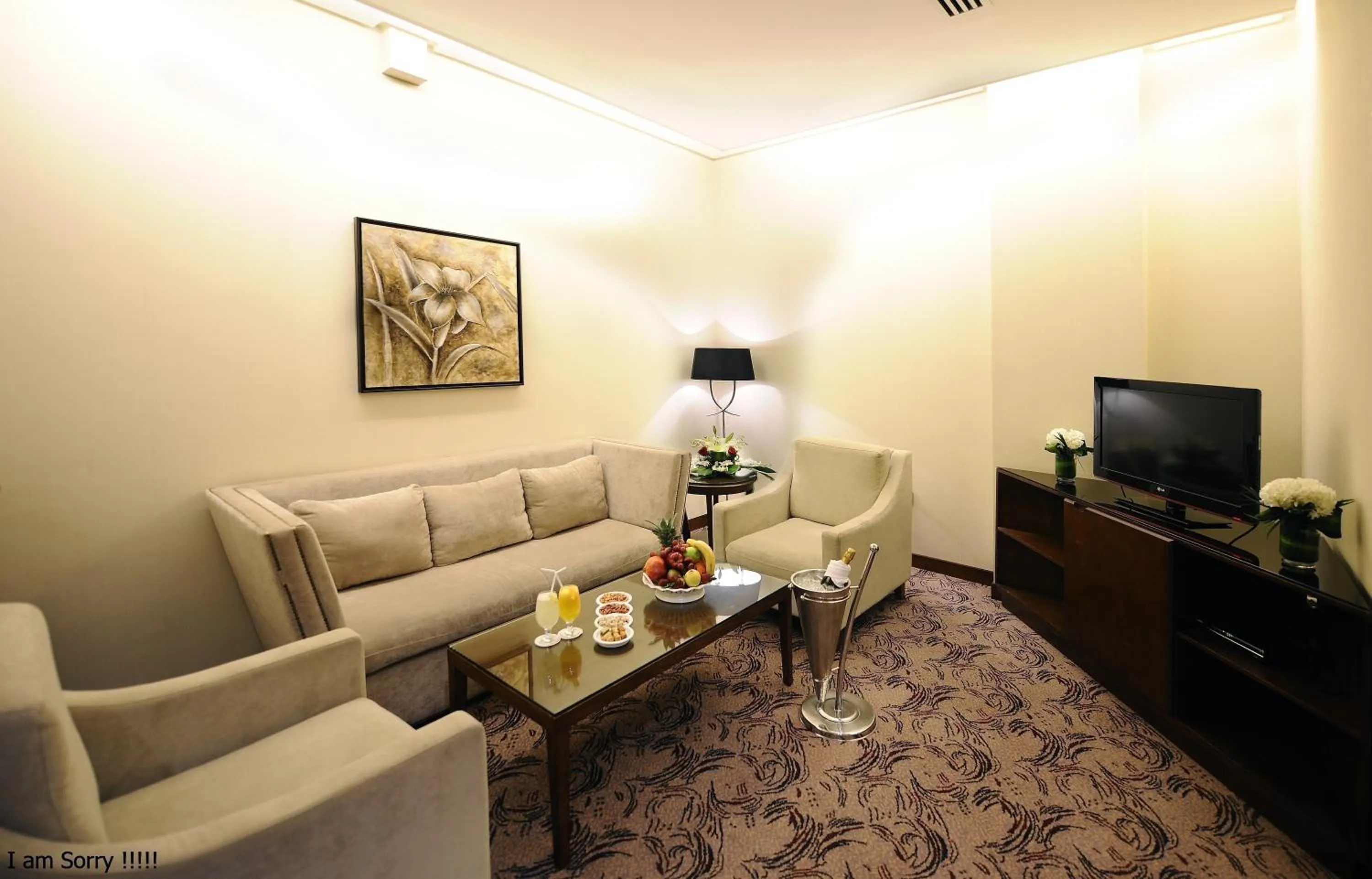 Family Suite in Qaser Al Hamra by Warwick