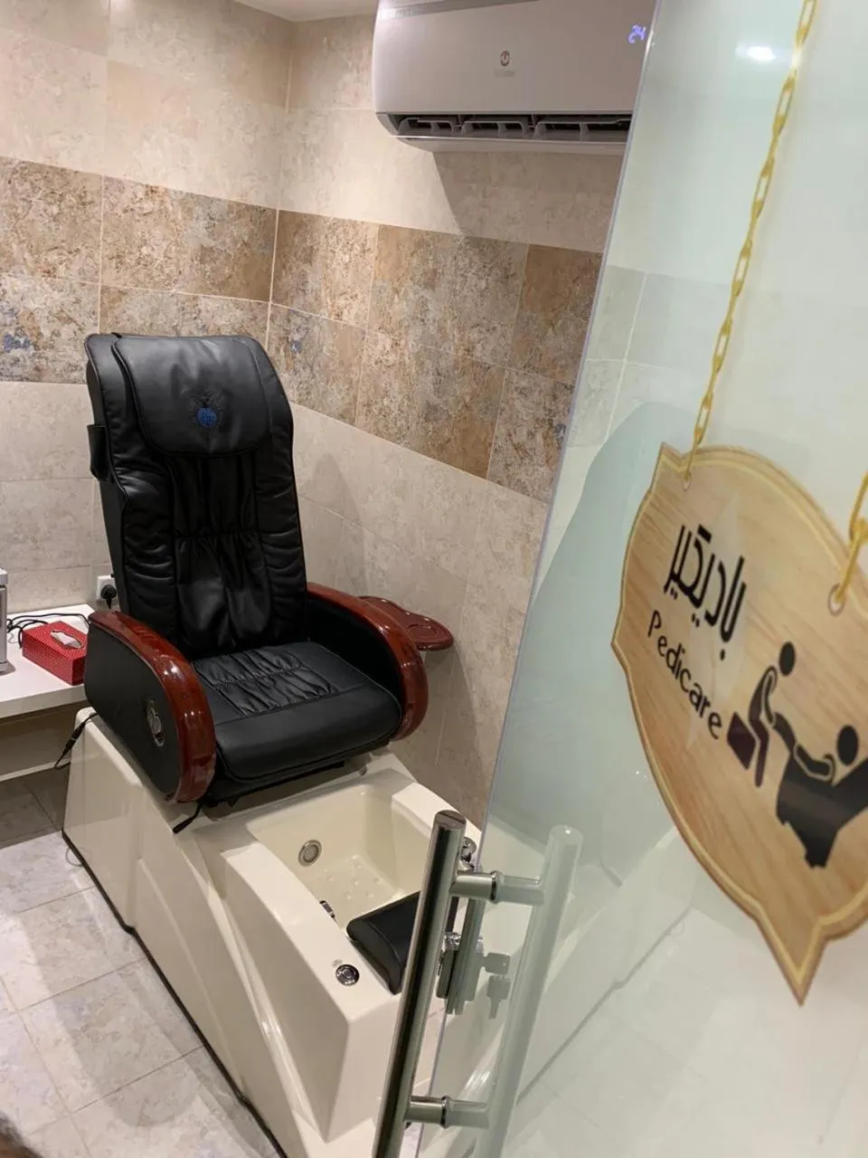 Seating area in Sunday Signature Riyadh Formerly Qaser Al Hamra by Warwick