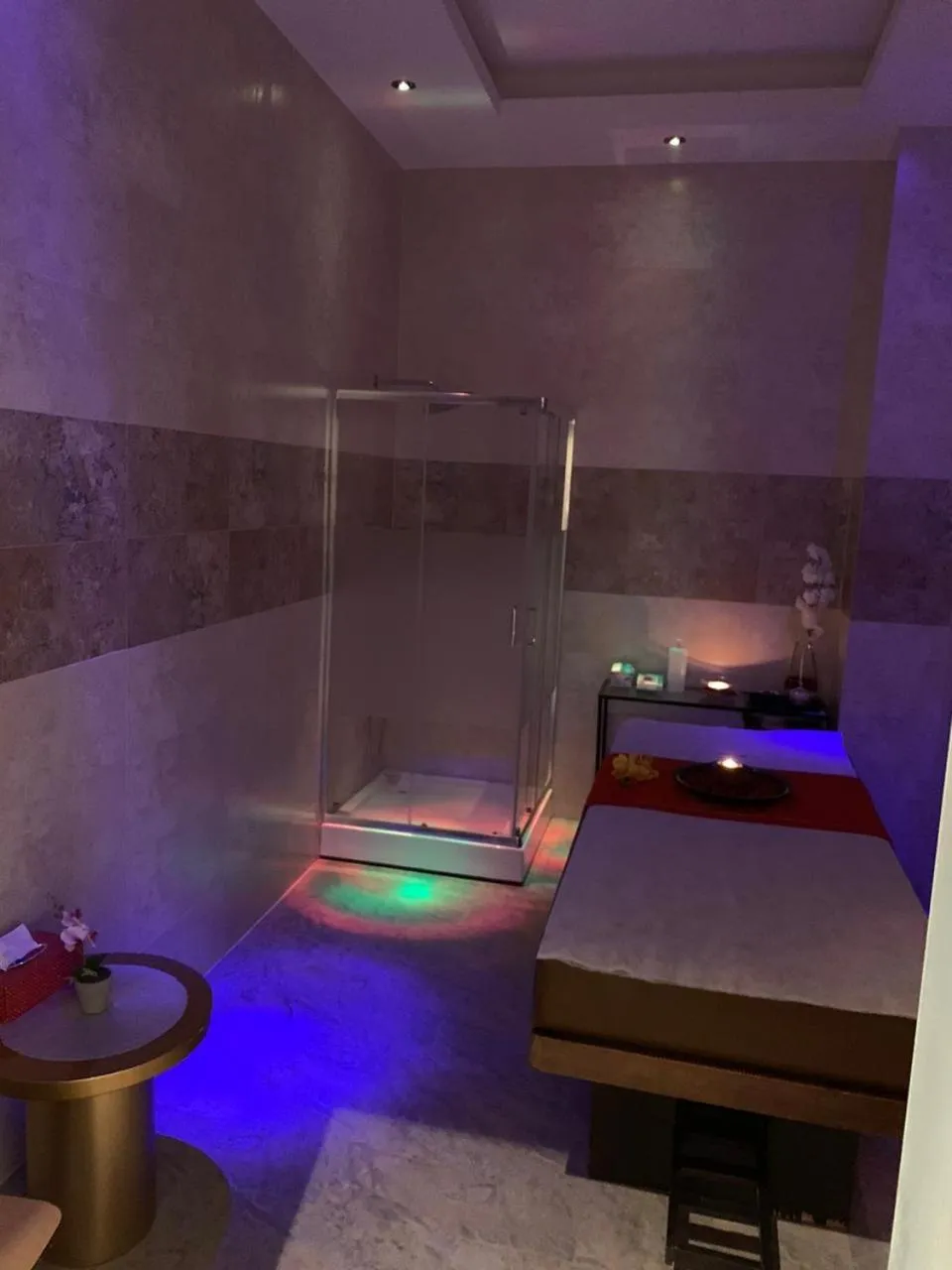 Bathroom, Bed in Sunday Signature Riyadh Formerly Qaser Al Hamra by Warwick