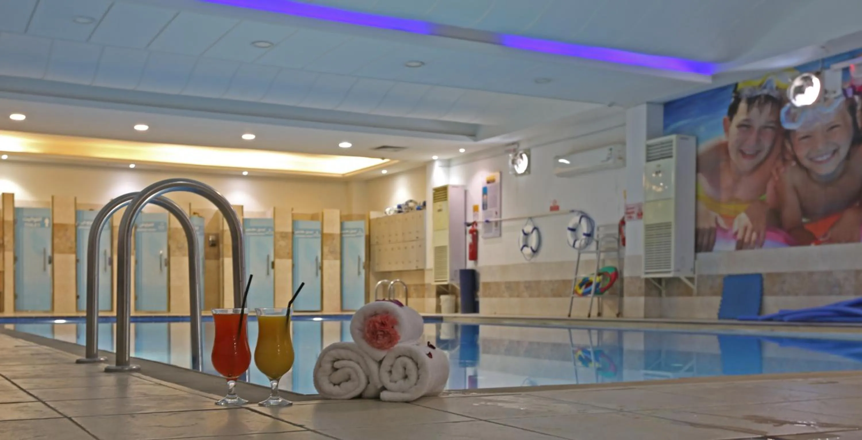 Swimming pool in Sunday Signature Riyadh Formerly Qaser Al Hamra by Warwick