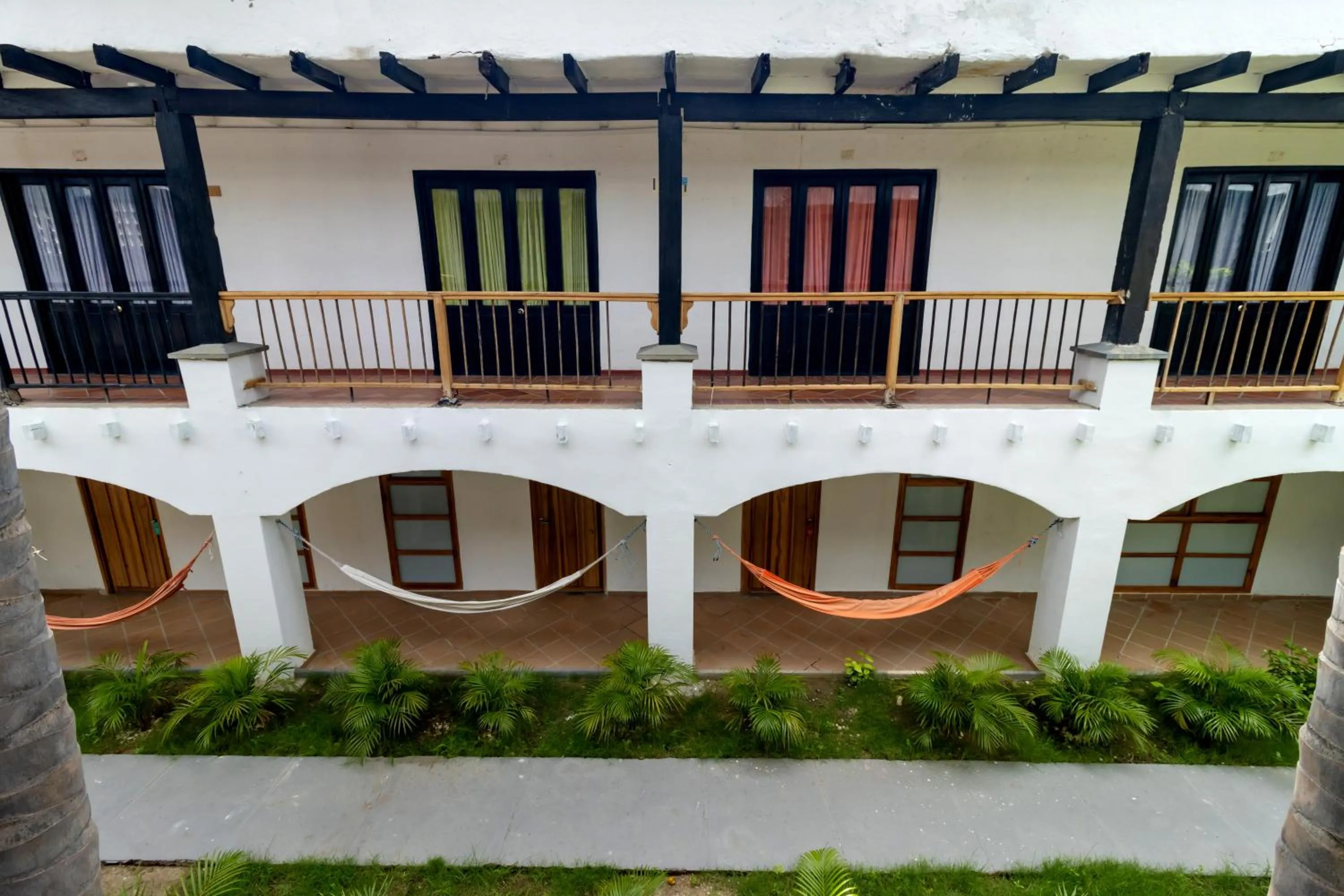 Garden view in Hotel Sansiraka Suites By GEH Suites