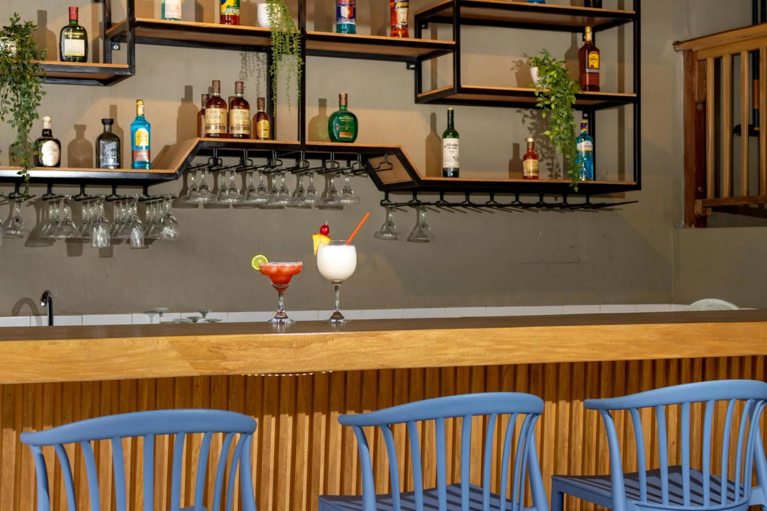 minibar in Hotel Sansiraka Suites By GEH Suites