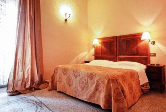 Day, Bed in Maison de Marta