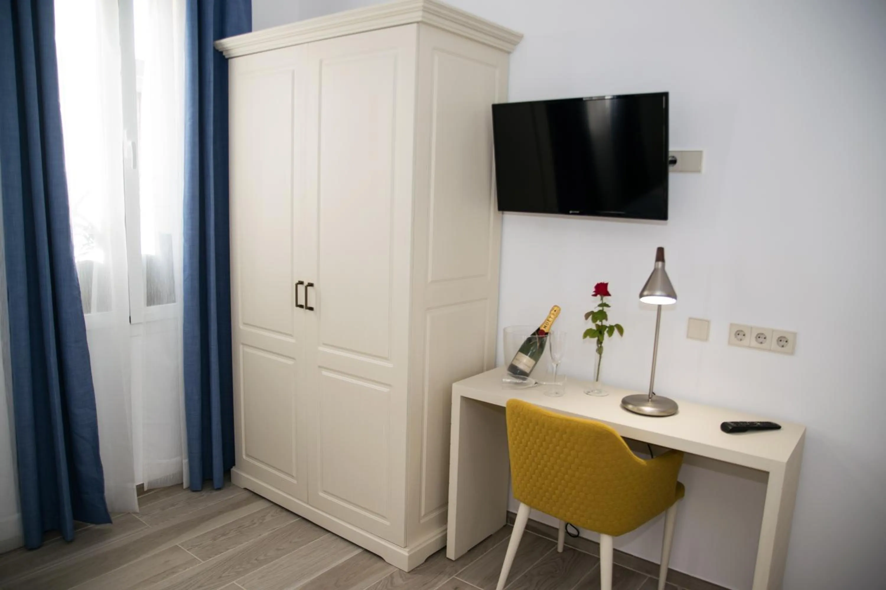 TV and multimedia in Boutique Hotel Petit Sant Miquel