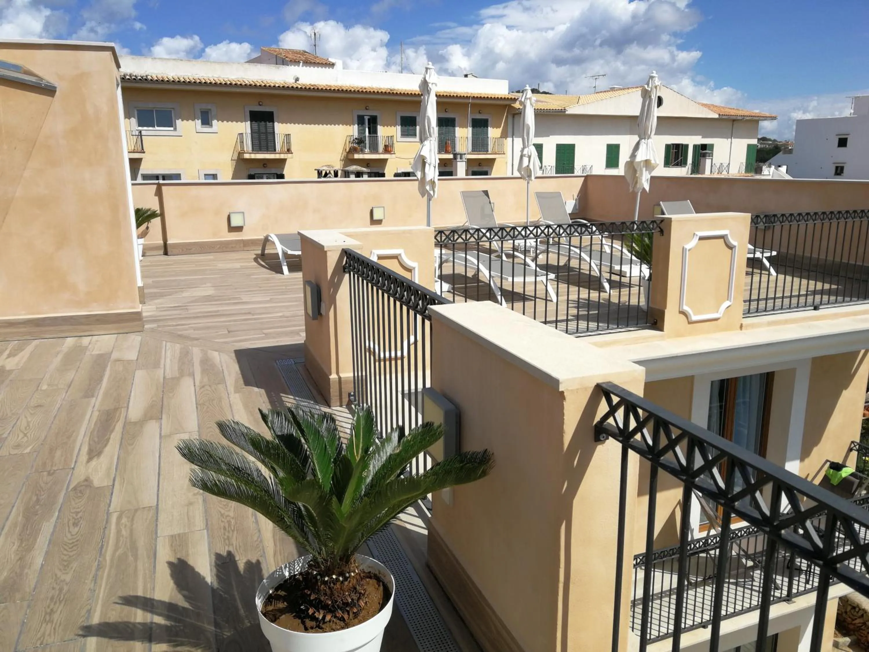 Neighbourhood in Boutique Hotel Petit Sant Miquel