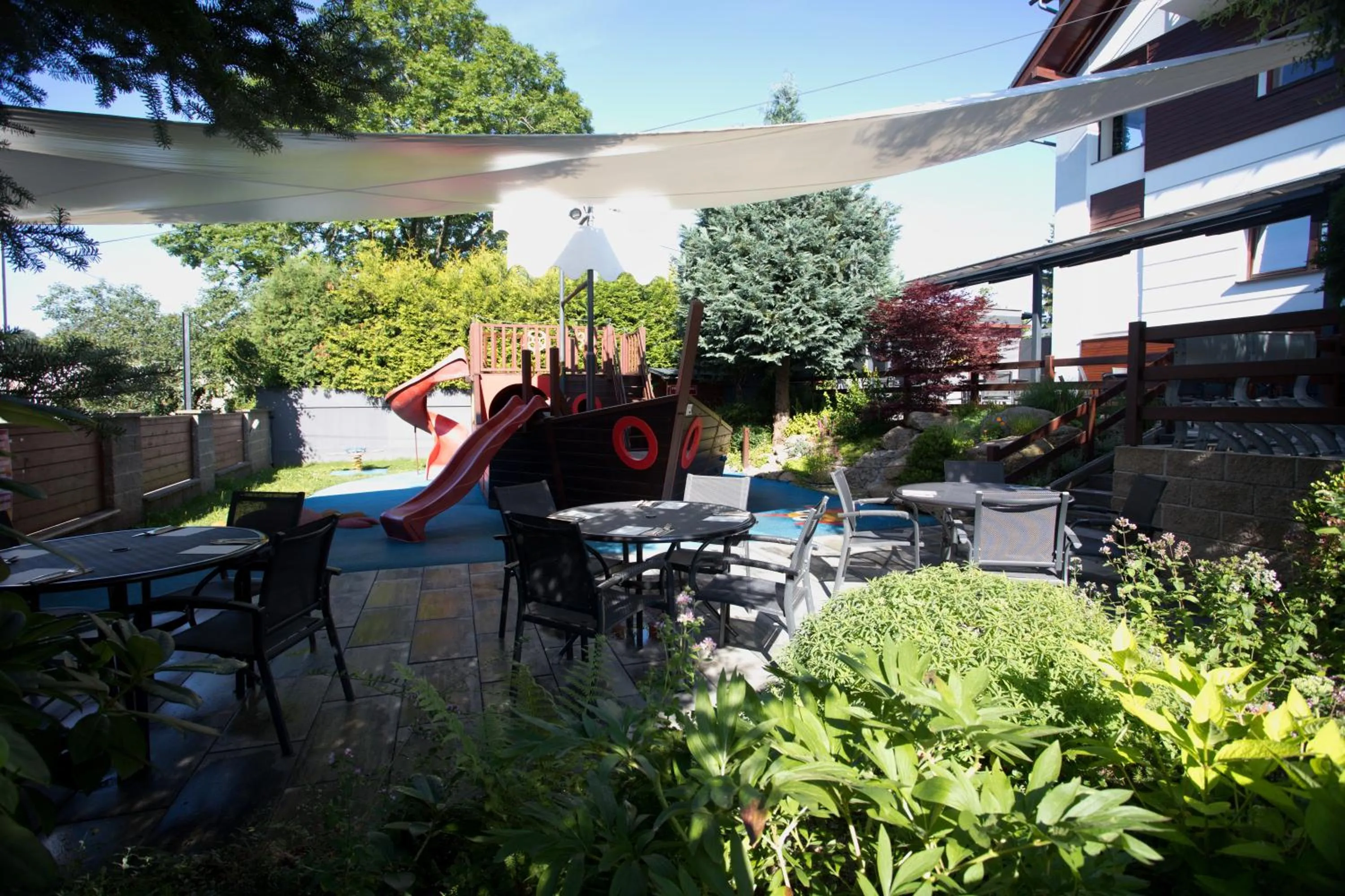 Restaurant/places to eat in Apart Hotel Jablonec