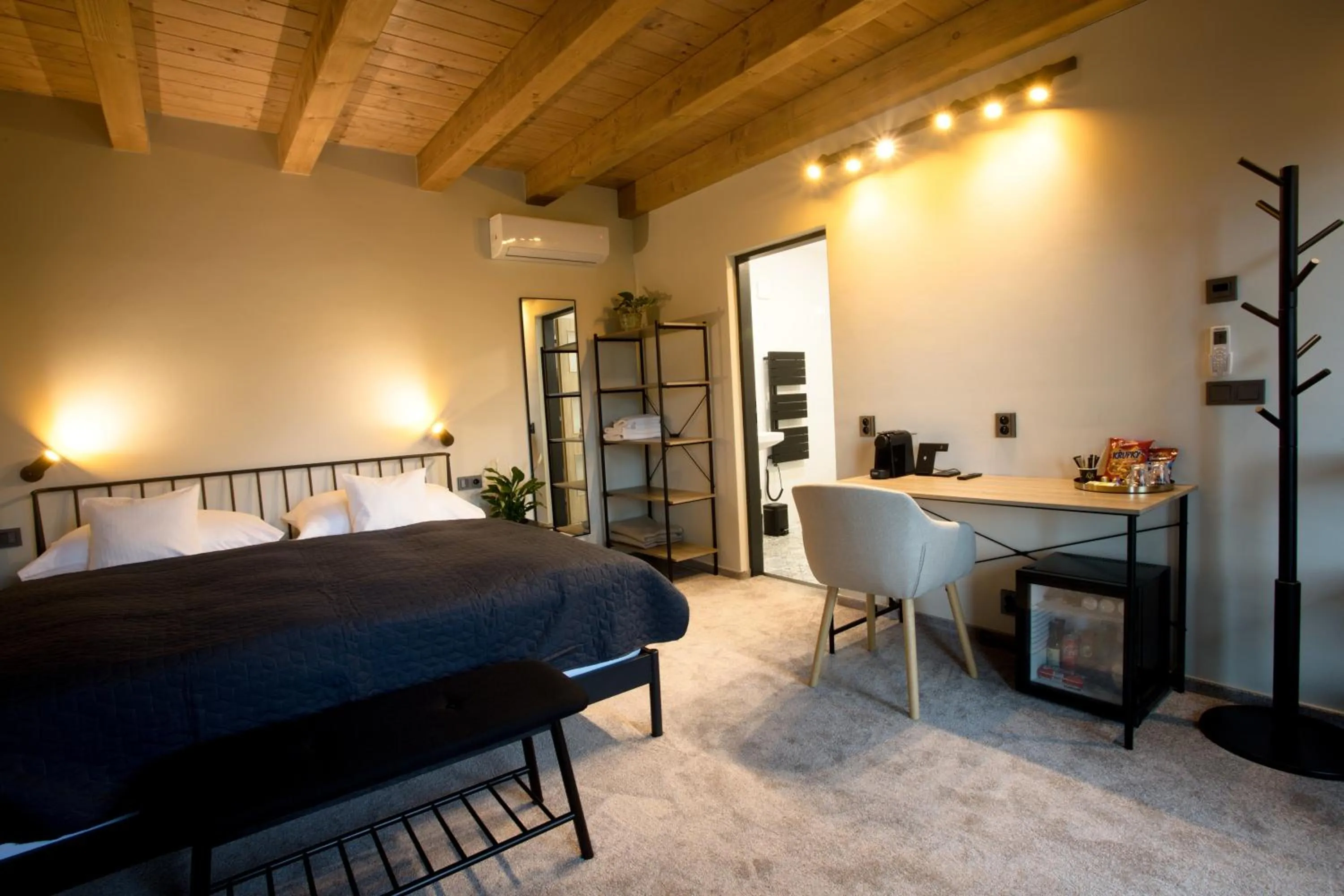 Photo of the whole room, Bed in Apart Hotel Jablonec